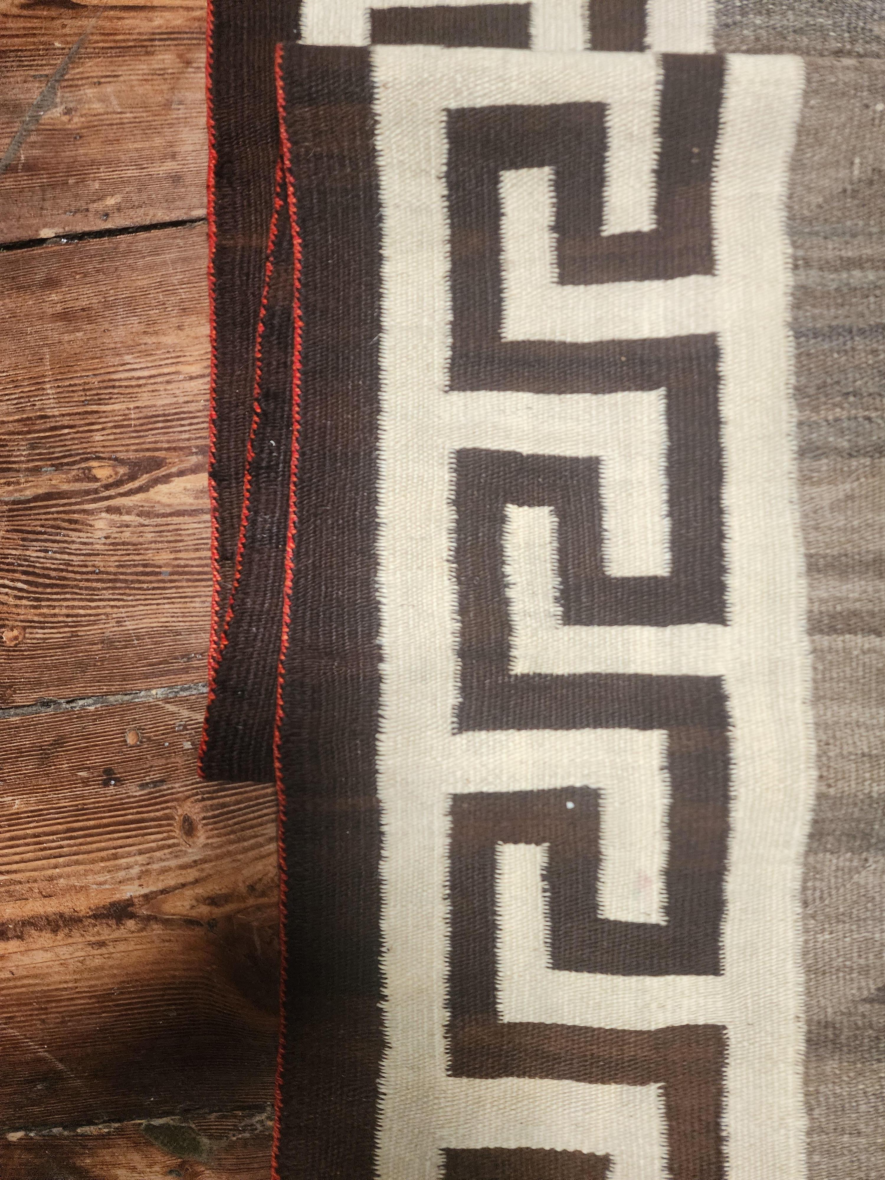 Antique Navajo Weaving Large circa 1890 to 1900 For Sale 2