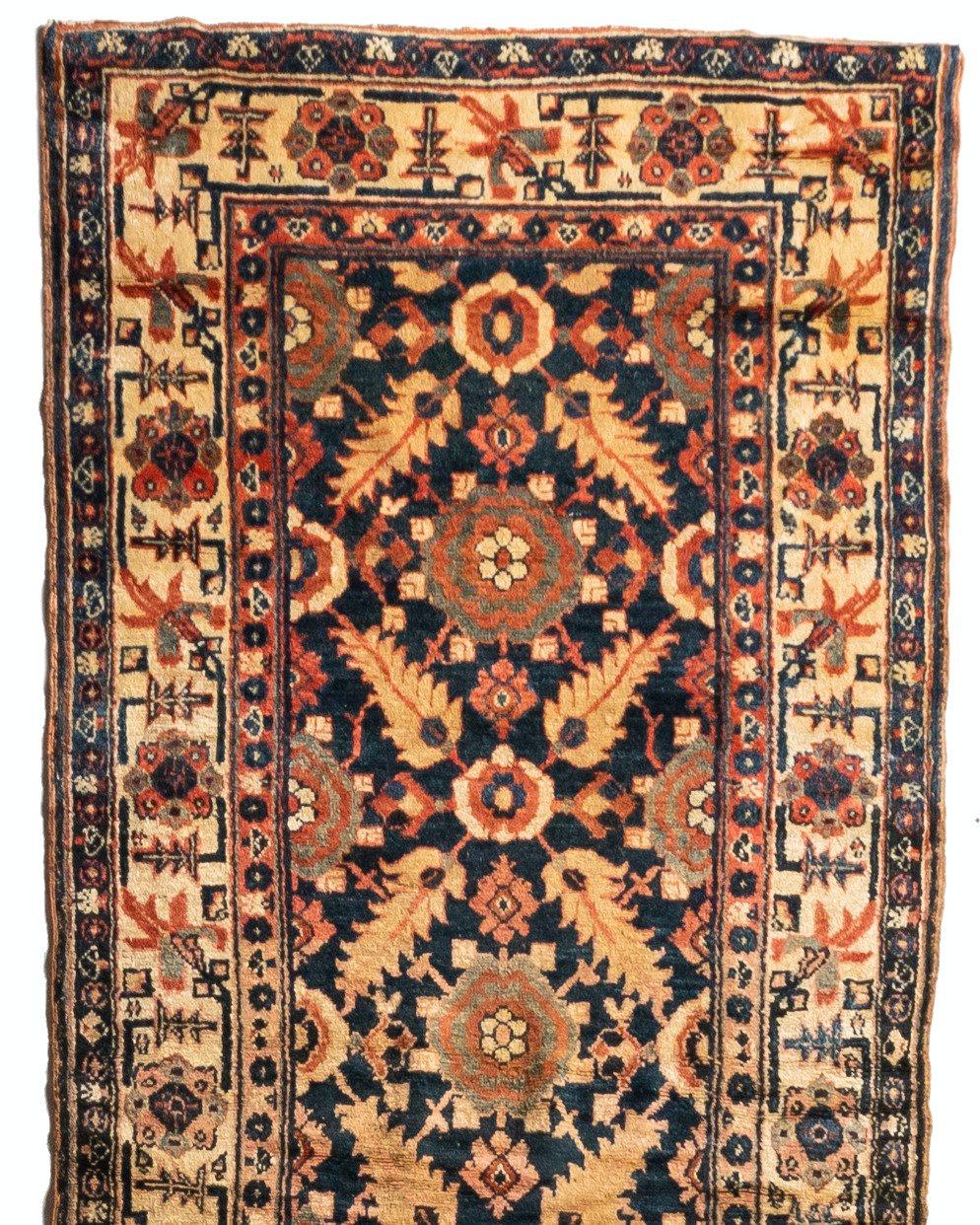 Antiker langer Marineblauer Goldbrauner Nordwest-Persischer Läufer Teppich c. 1880-1900 (Heriz Serapi) im Angebot
