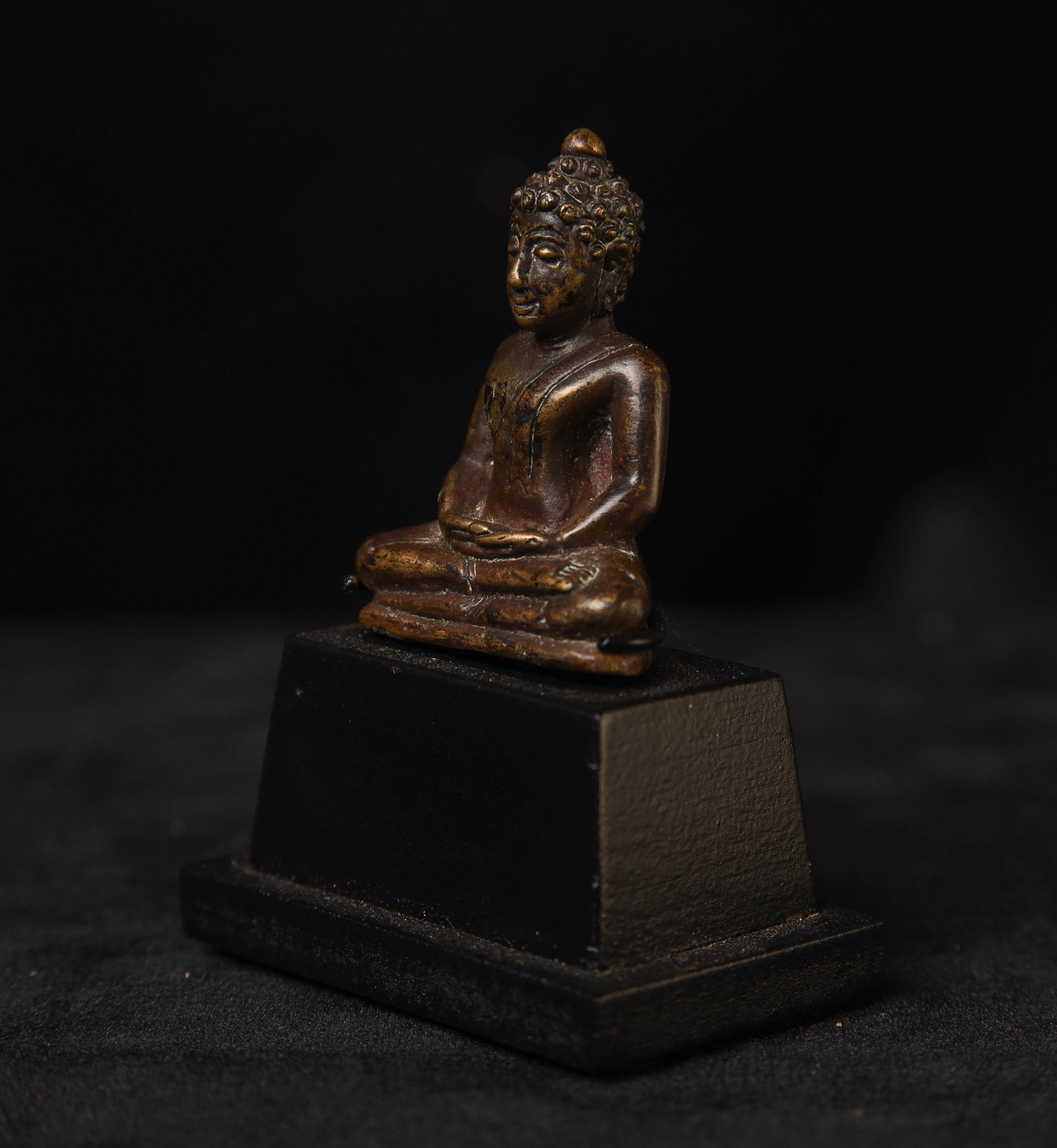 Antique Near Miniature Thai Solid Cast Bronze Buddha, 5999 1