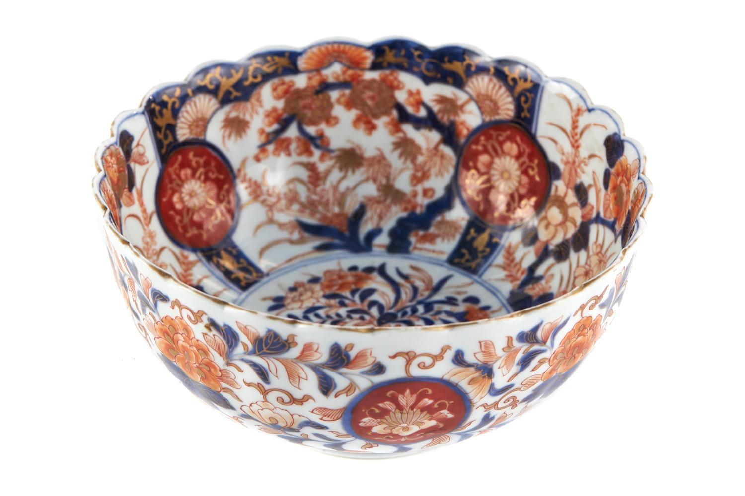 Antique Near Pair of Japanese Imari Bowls For Sale 1