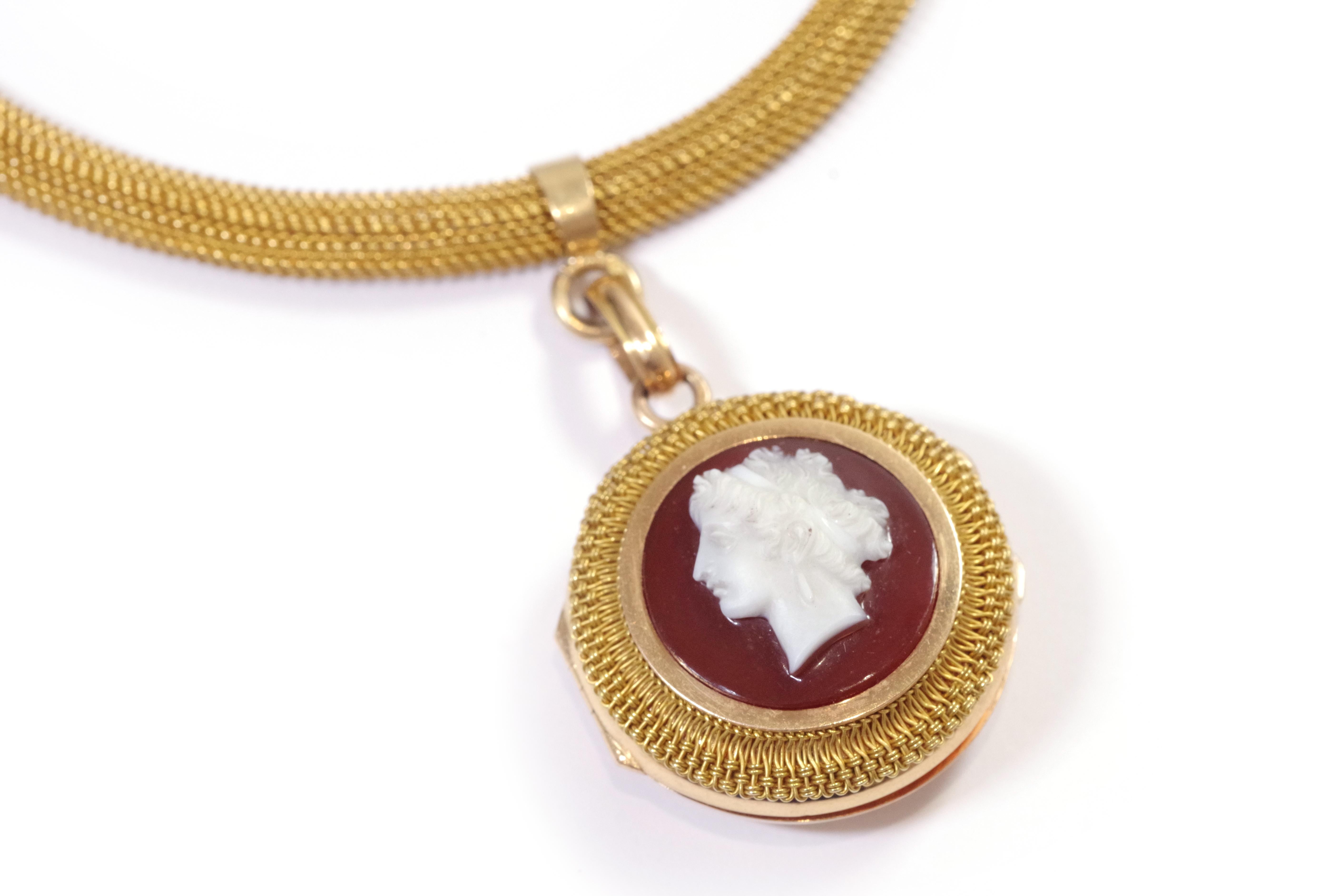 Women's Antique necklace cameo pendant in 18k gold, victorian agate cameo locket pendant For Sale
