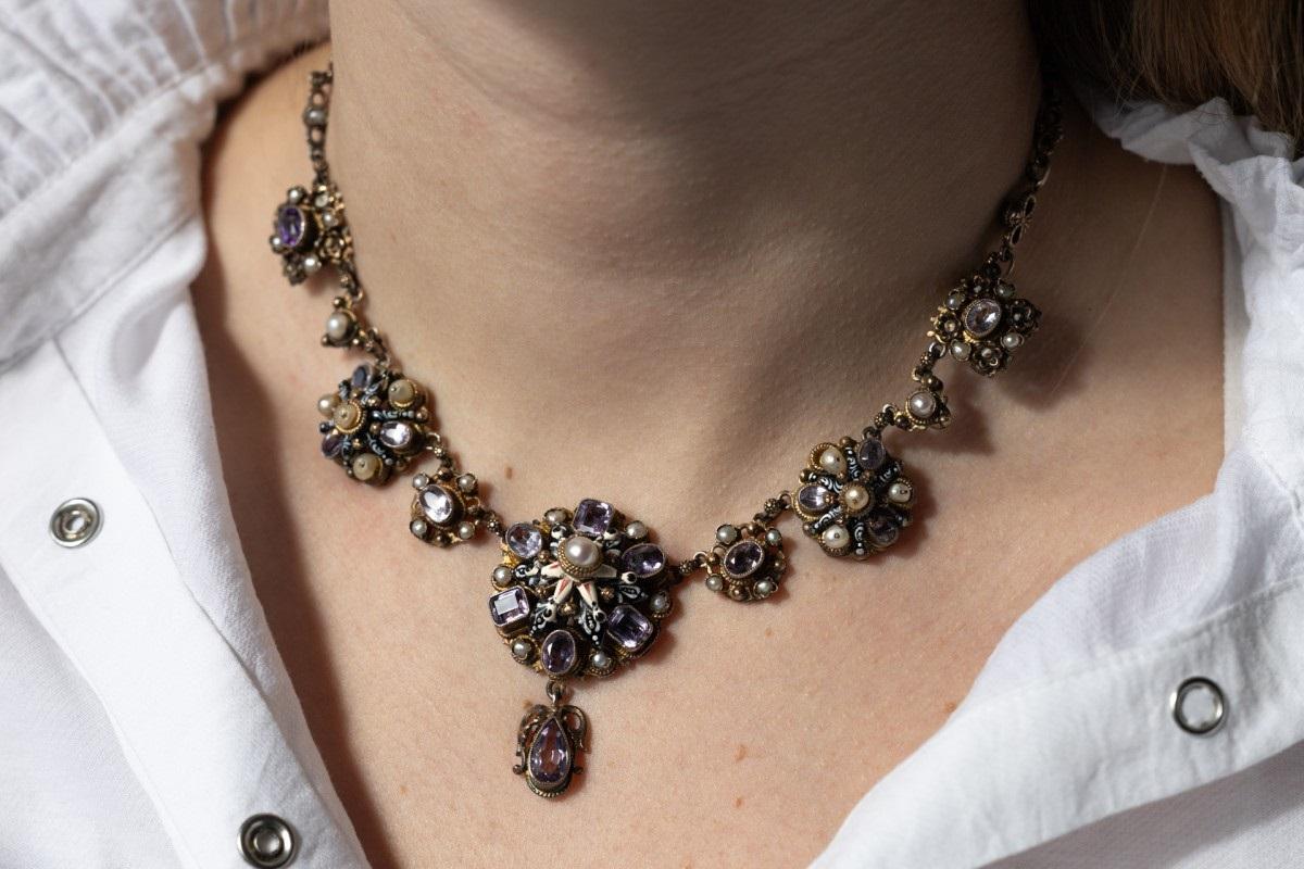 Renaissance Revival Antique necklace with amethysts, pearls and enamel, late 19th century. For Sale