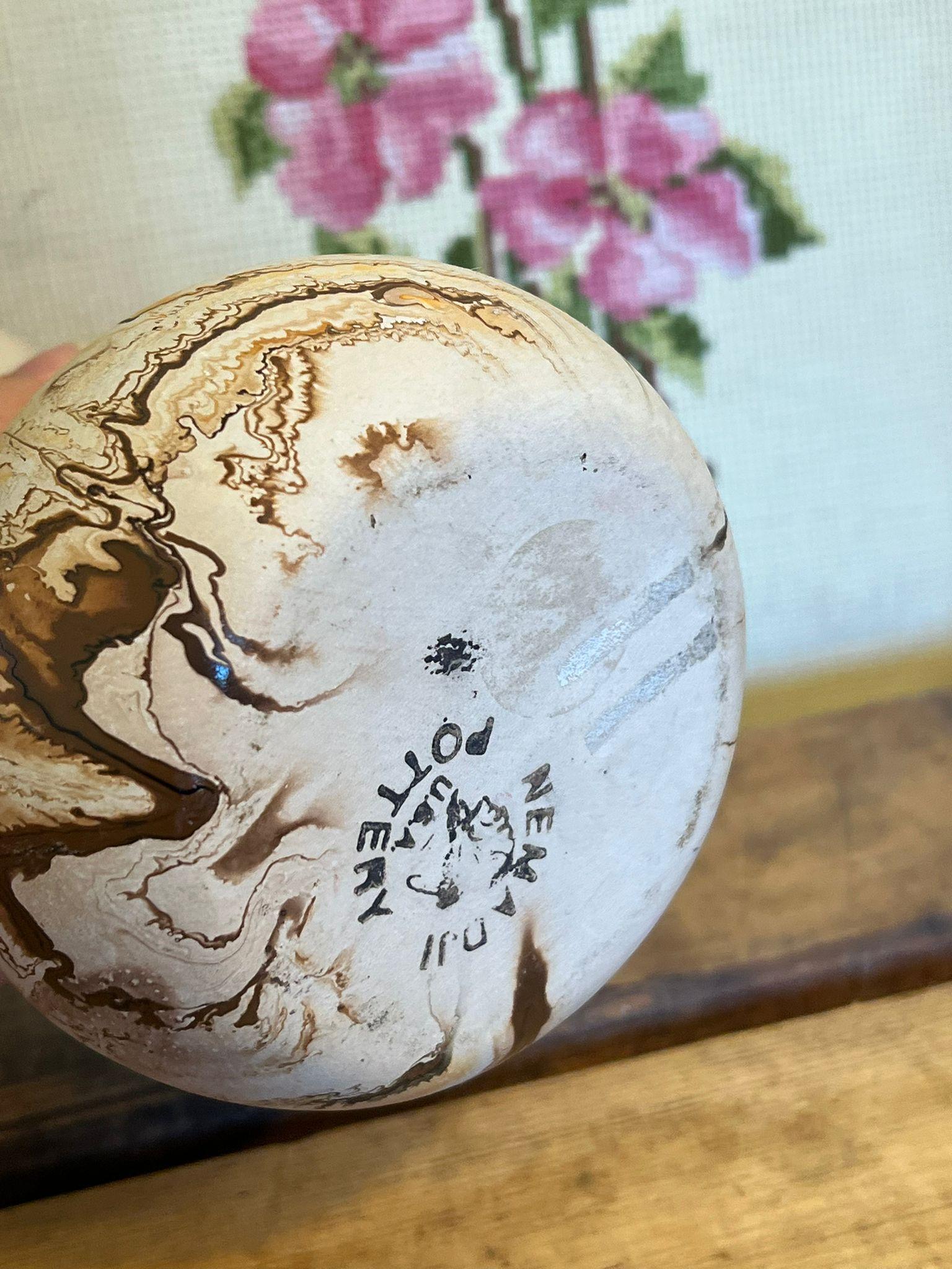 Antike Nemadji-Vase aus moderner Kunstkeramik aus der Mitte des Jahrhunderts im Angebot 2