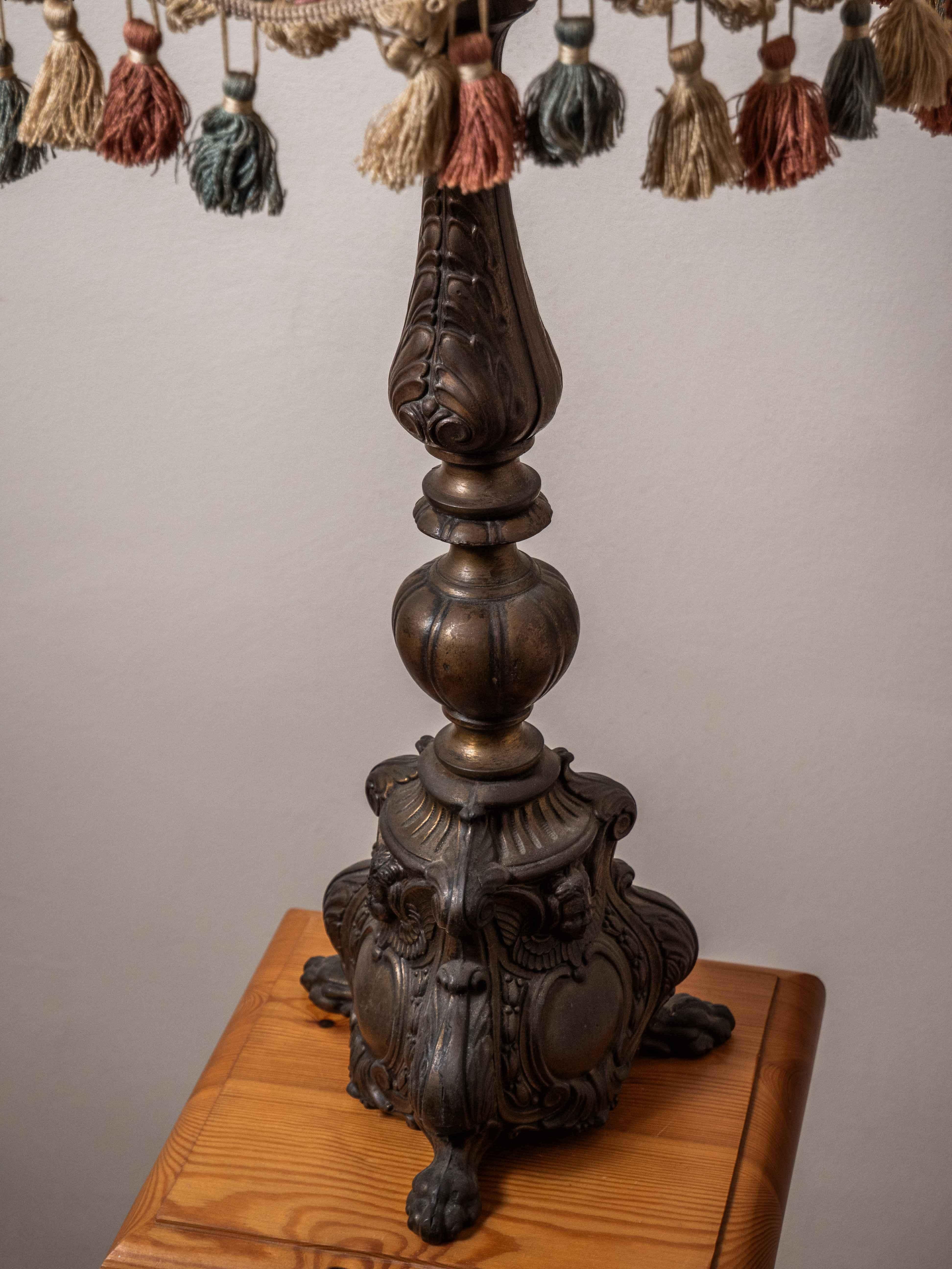 Belgian Antique neo-baroque table lamp with original shade For Sale