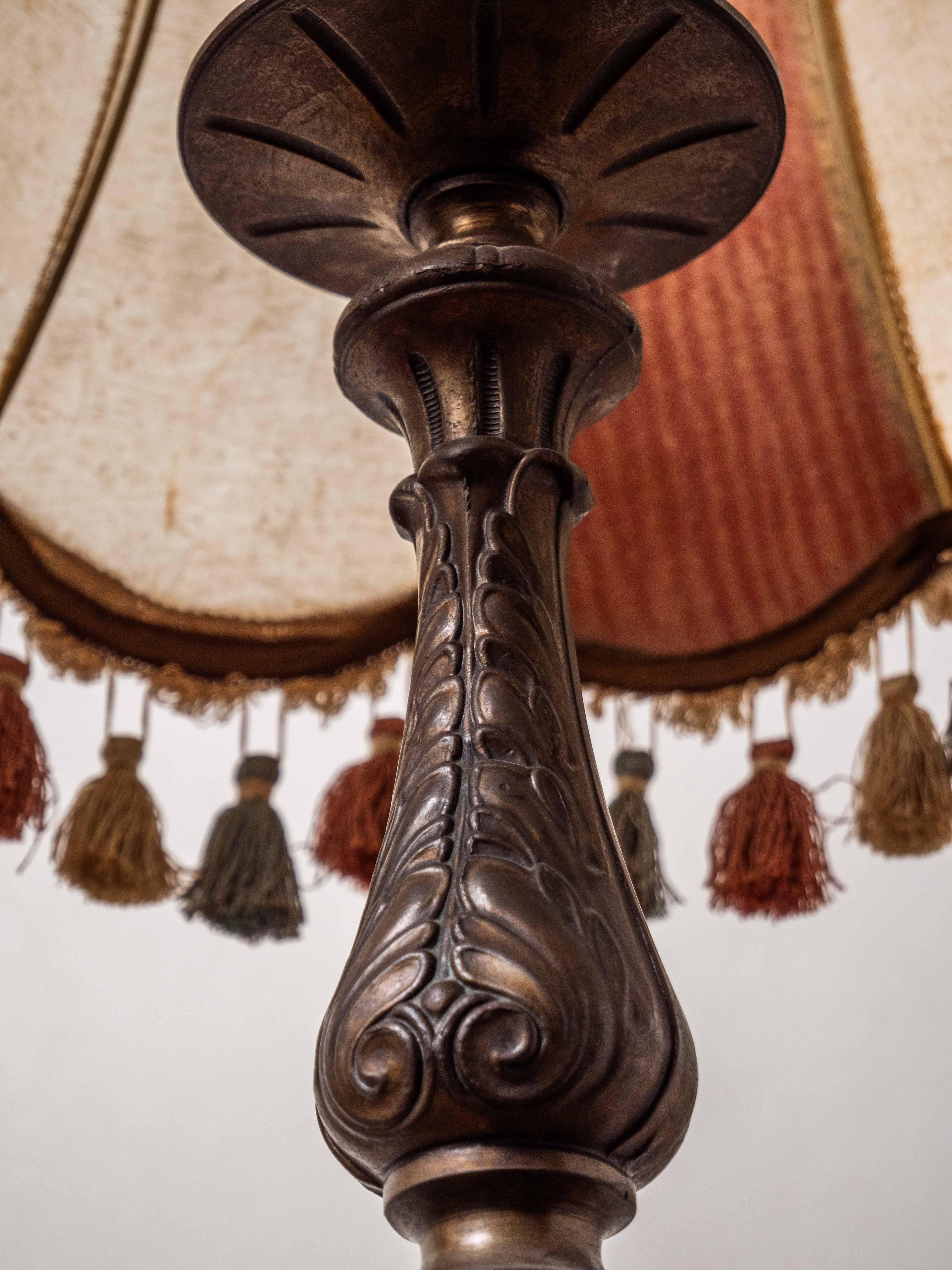 Bronze Antique neo-baroque table lamp with original shade For Sale