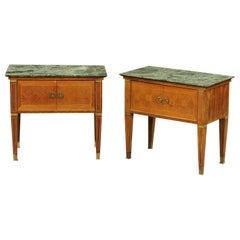 Anciennes armoires de chevet italiennes néoclassiques surmontées de marbre