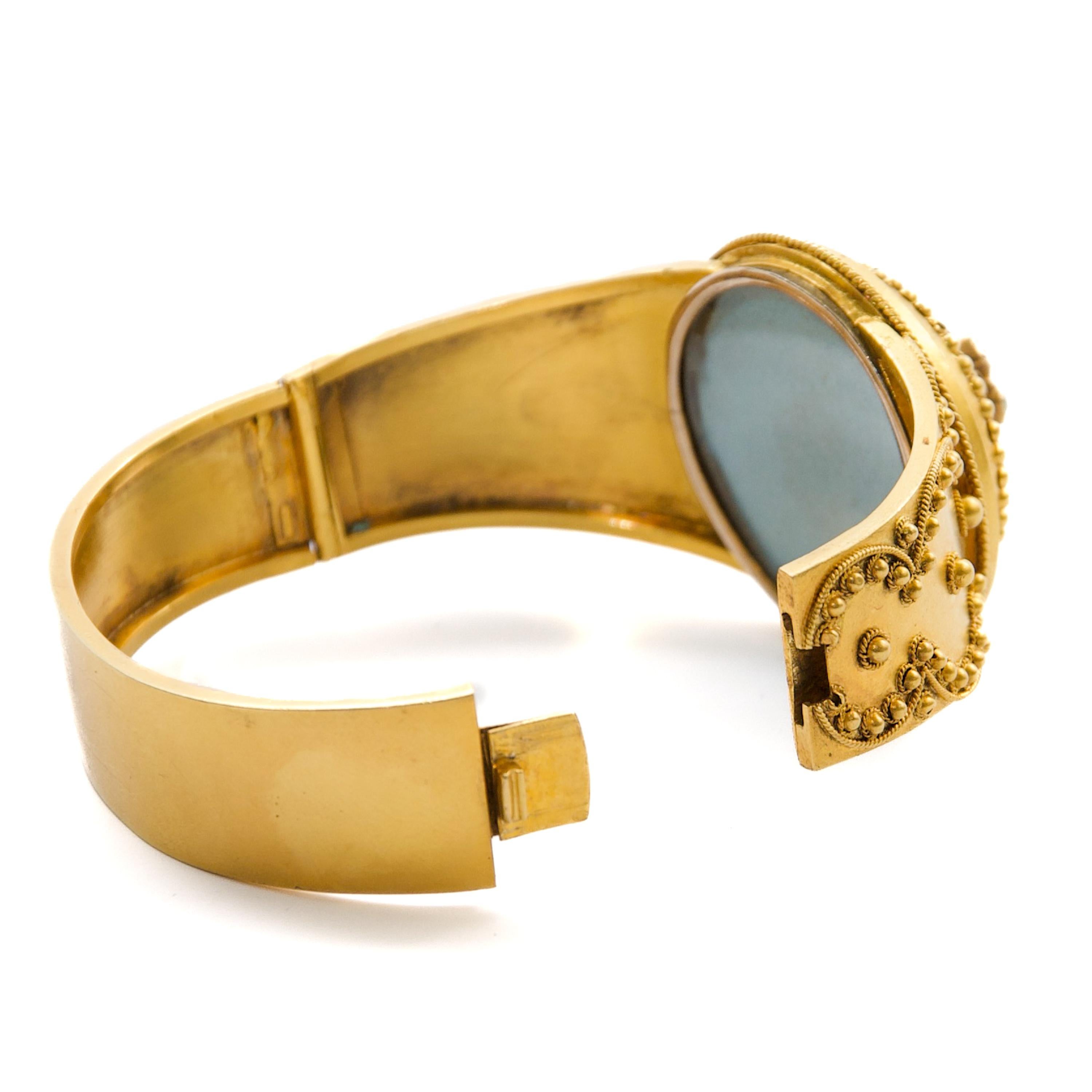 Antique Neo-Etruscan 18K Gold Emerald Diamond Bracelet, England 19th Century For Sale 4