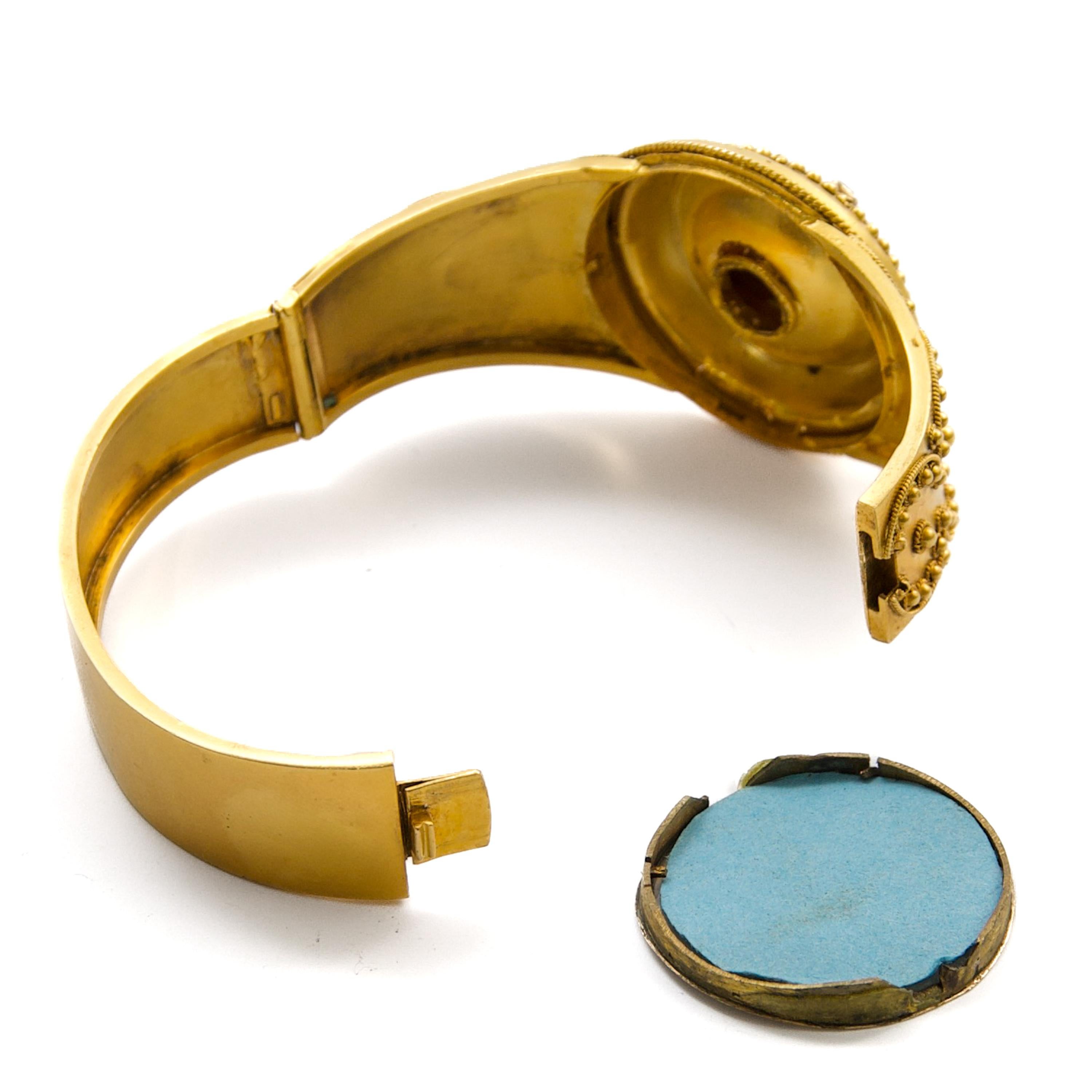 Antique Neo-Etruscan 18K Gold Emerald Diamond Bracelet, England 19th Century For Sale 5