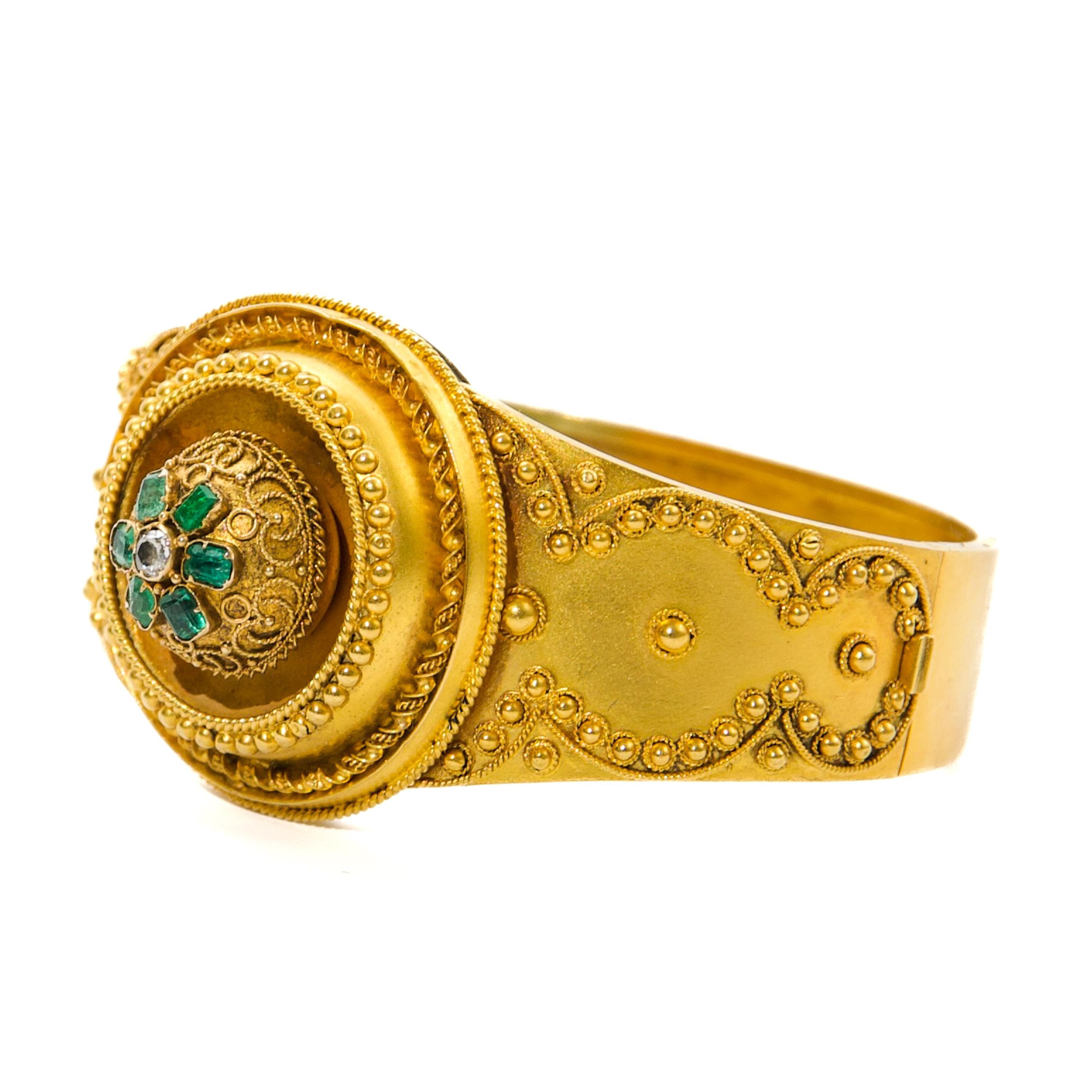 Etruscan Revival Antique Neo-Etruscan 18K Gold Emerald Diamond Bracelet, England 19th Century For Sale