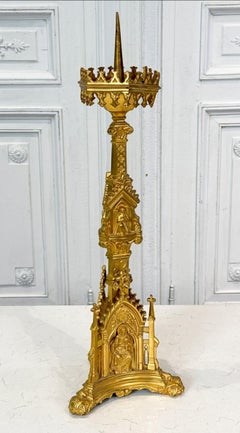 Ancien bougeoir néo-gothique en bronze doré