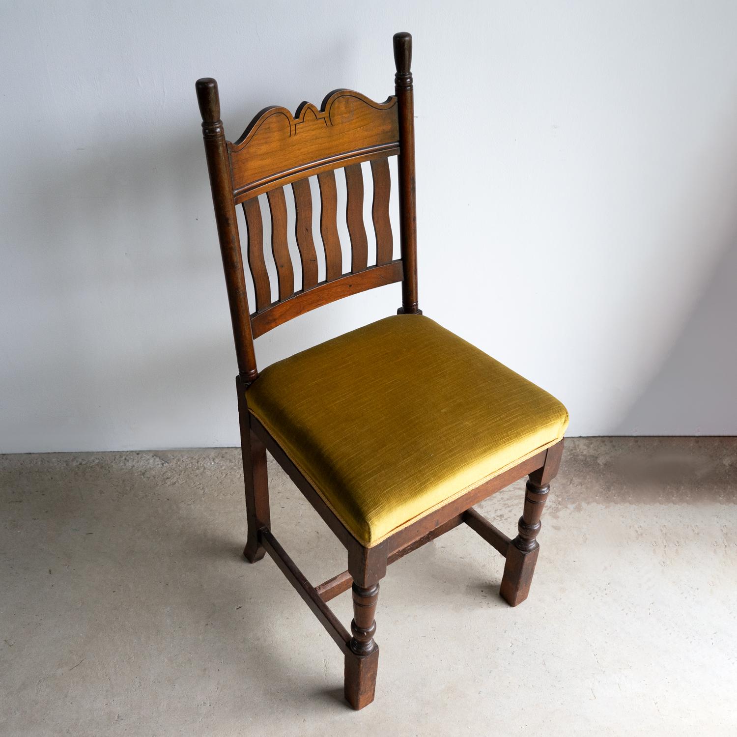 Chaise d'appoint néo-gothique d'Alfred Waterhouse, fin du 19ème siècle en vente 4