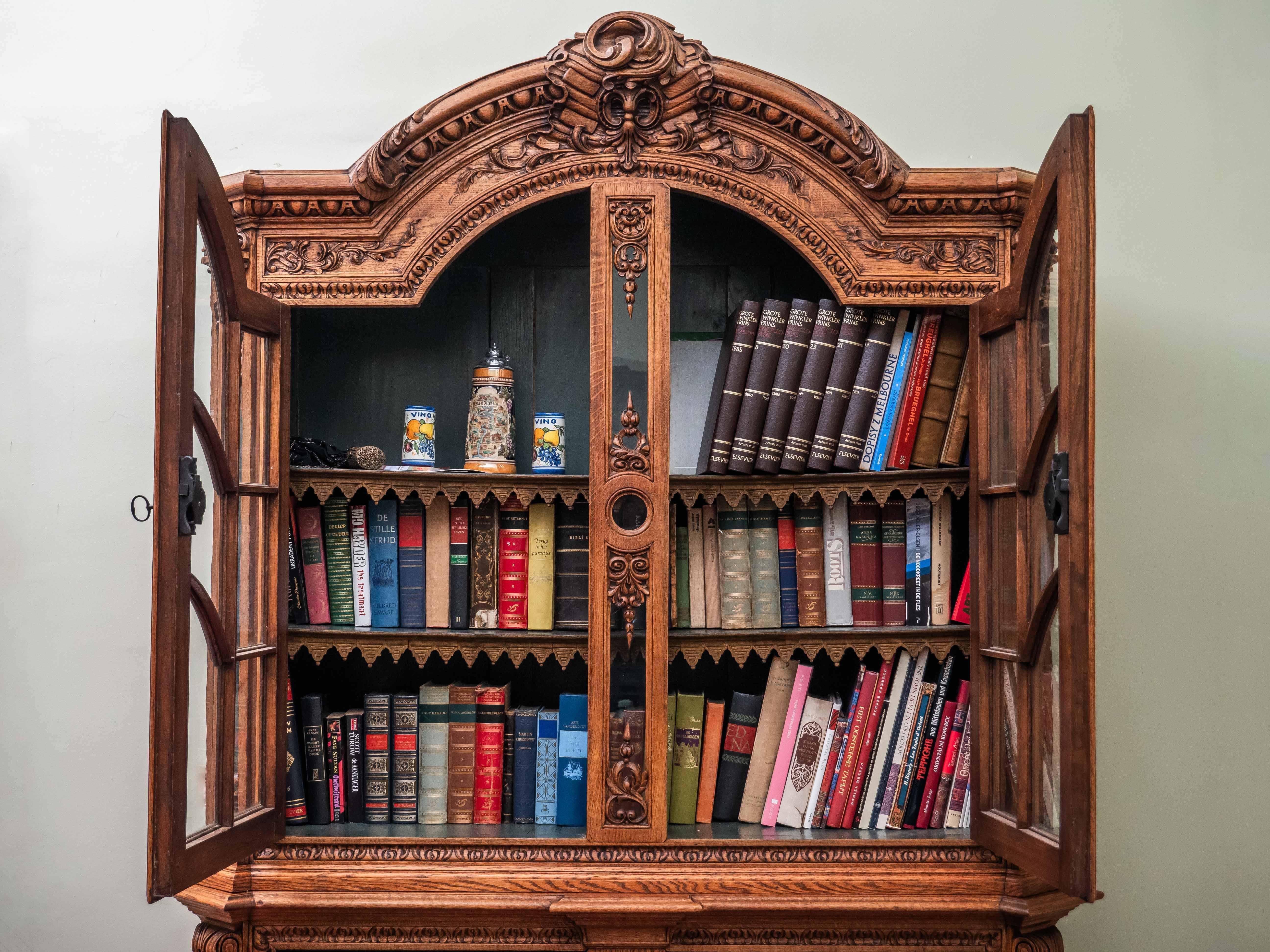 Antique Neo-Rococo bookcase / sideboard oak For Sale 2