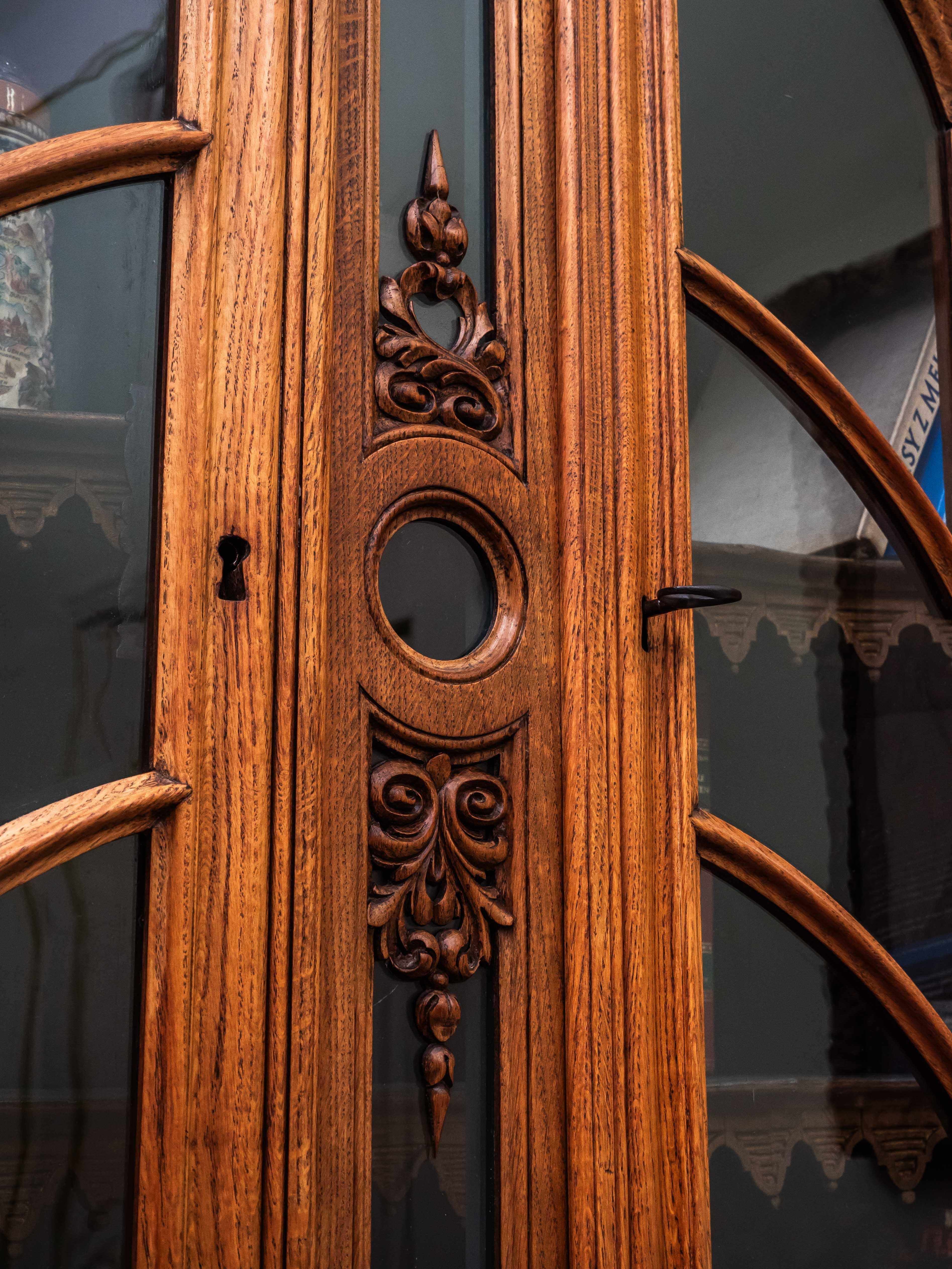 Antique Neo-Rococo bookcase / sideboard oak For Sale 6