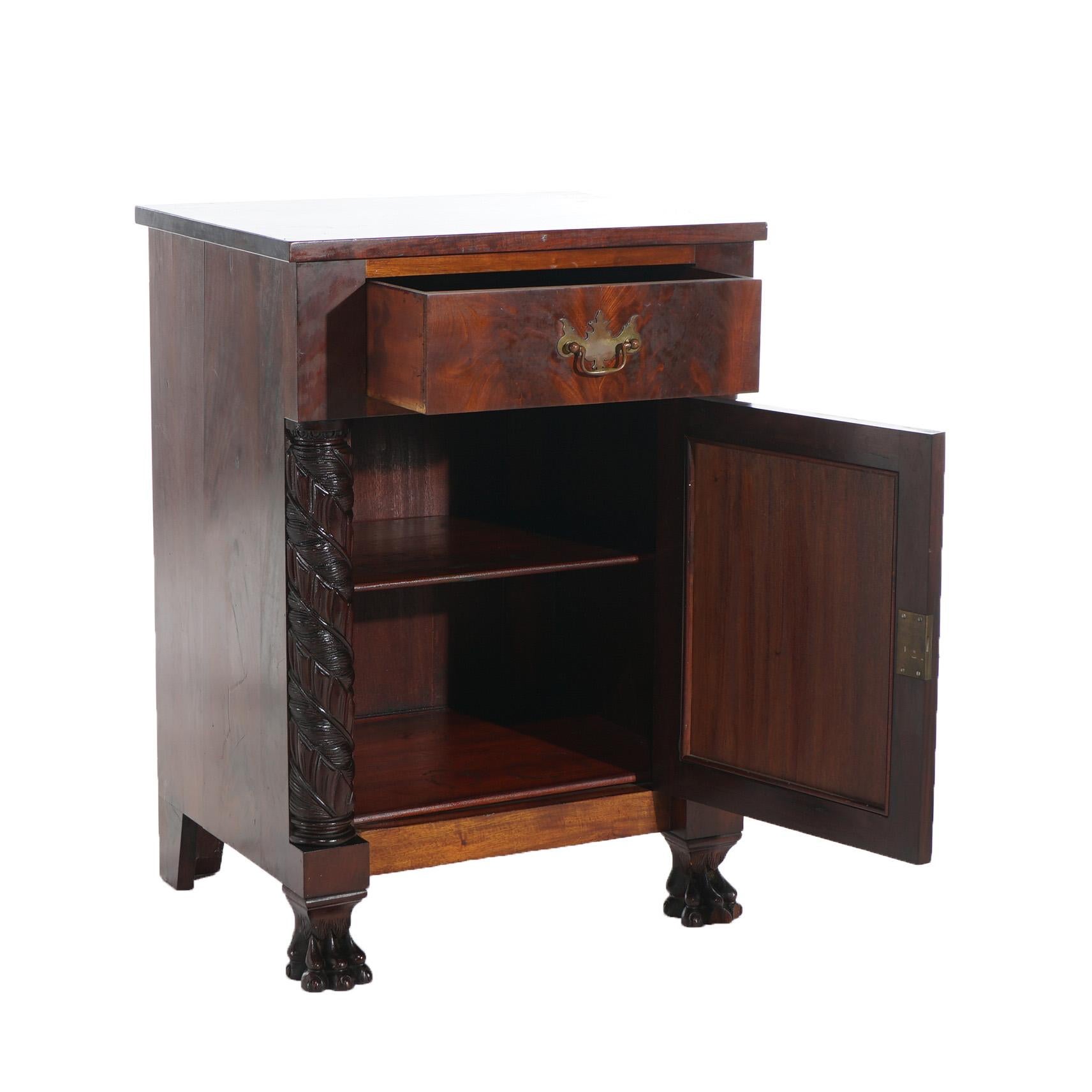 Antico stand neoclassico americano Impero Foliato intagliato a fiamma in mogano c1900 in vendita 5