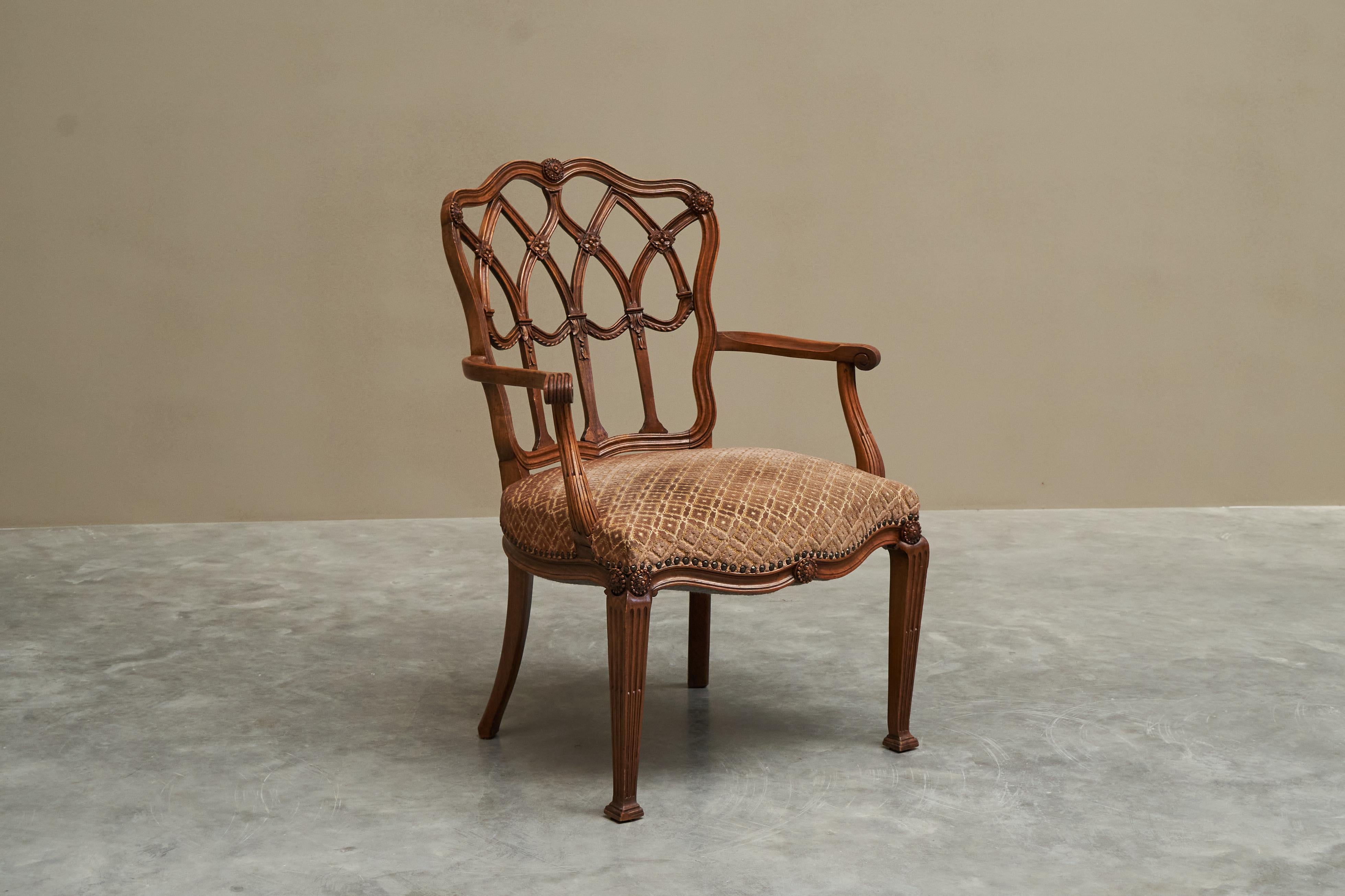 Antiguo Sillón Neoclásico de Madera y Terciopelo Finales del Siglo XIX Hecho a mano en venta
