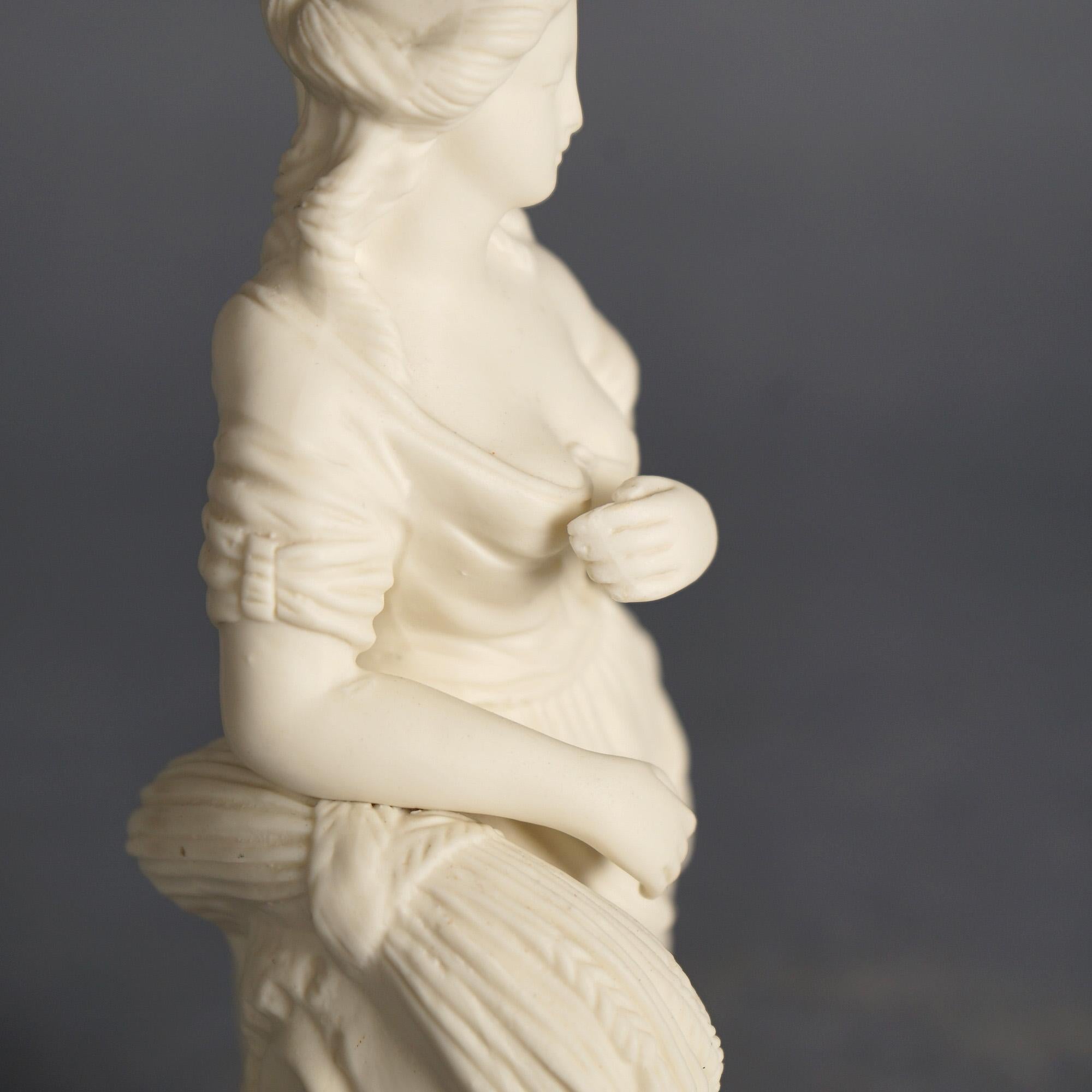 Porcellana Antica figura neoclassica in porcellana di bisquit con donna classica e grano C1850 in vendita