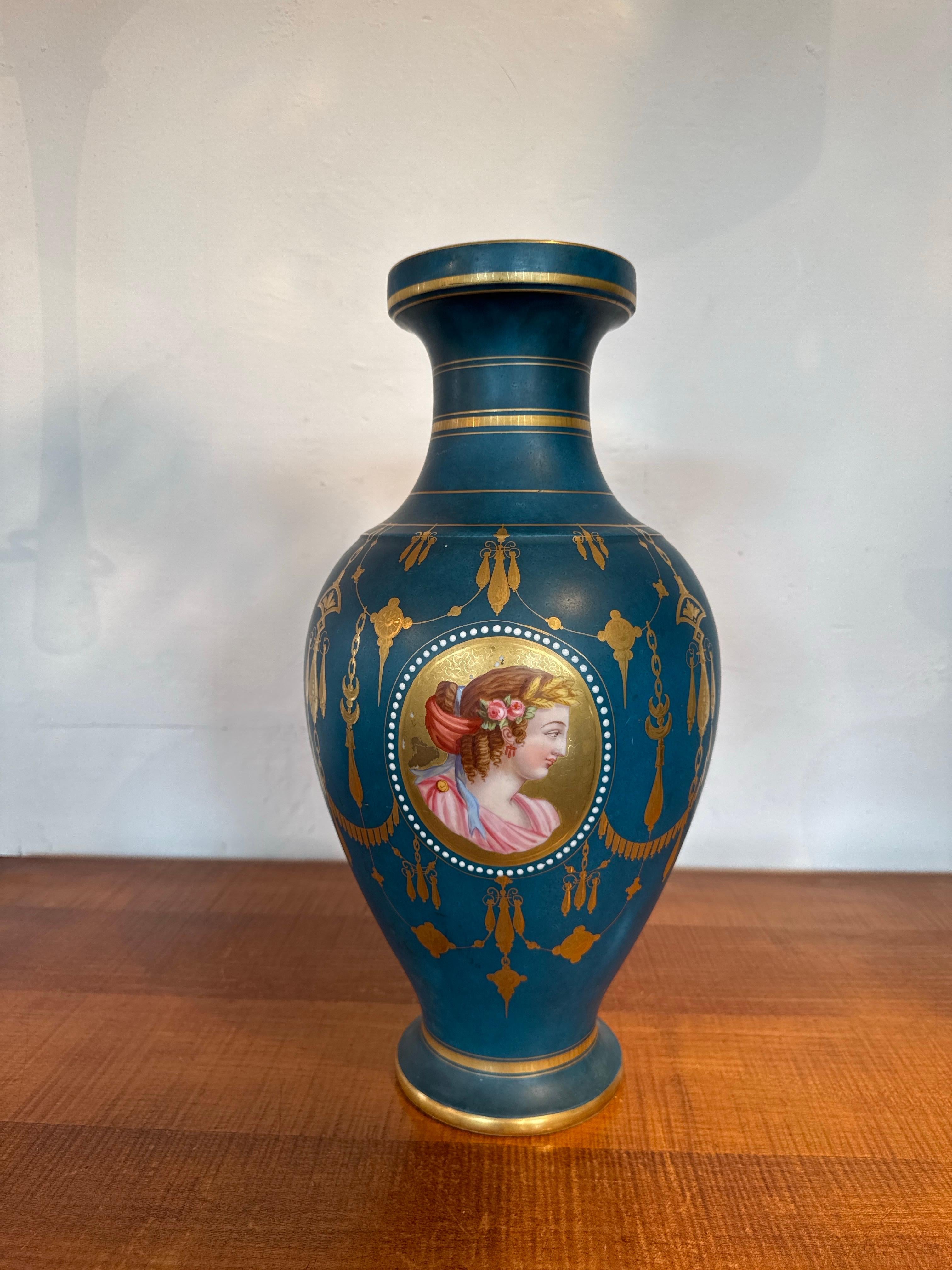 Antique Neoclassical Blue, Gilt Porcelain de Sèvres Vase, France For Sale 5