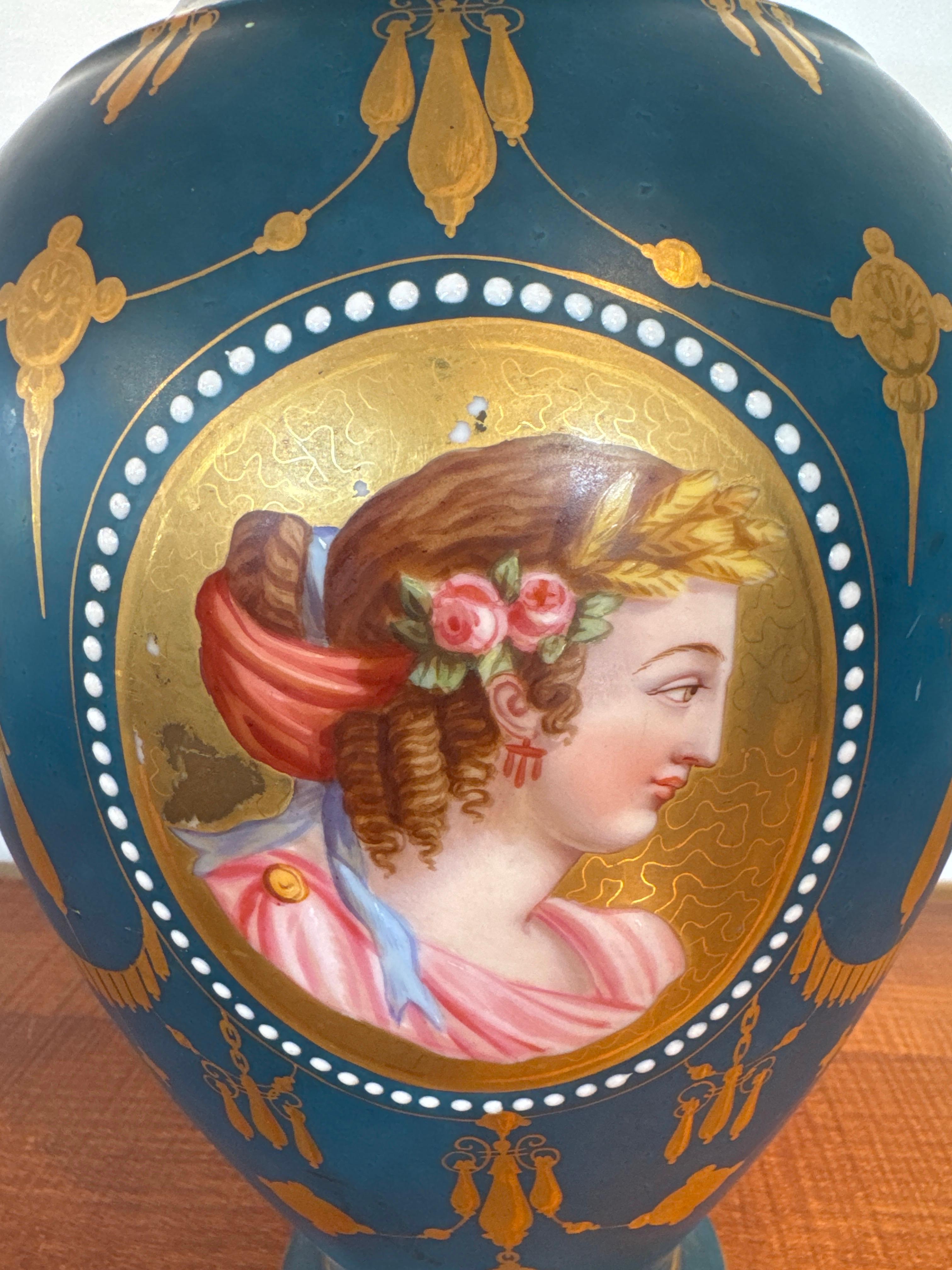 Antique Neoclassical Blue, Gilt Porcelain de Sèvres Vase, France In Good Condition For Sale In Antwerp, BE