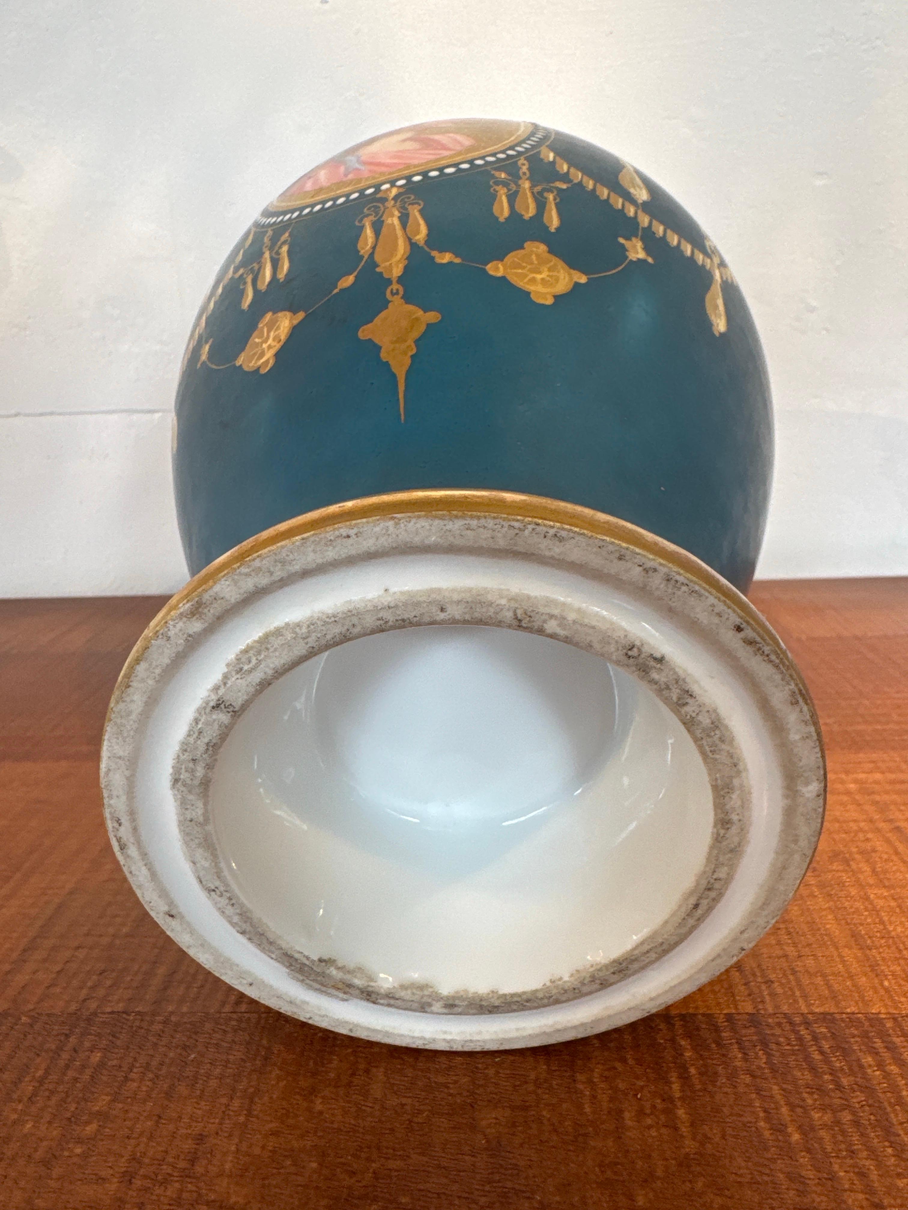 Antique Neoclassical Blue, Gilt Porcelain de Sèvres Vase, France For Sale 3