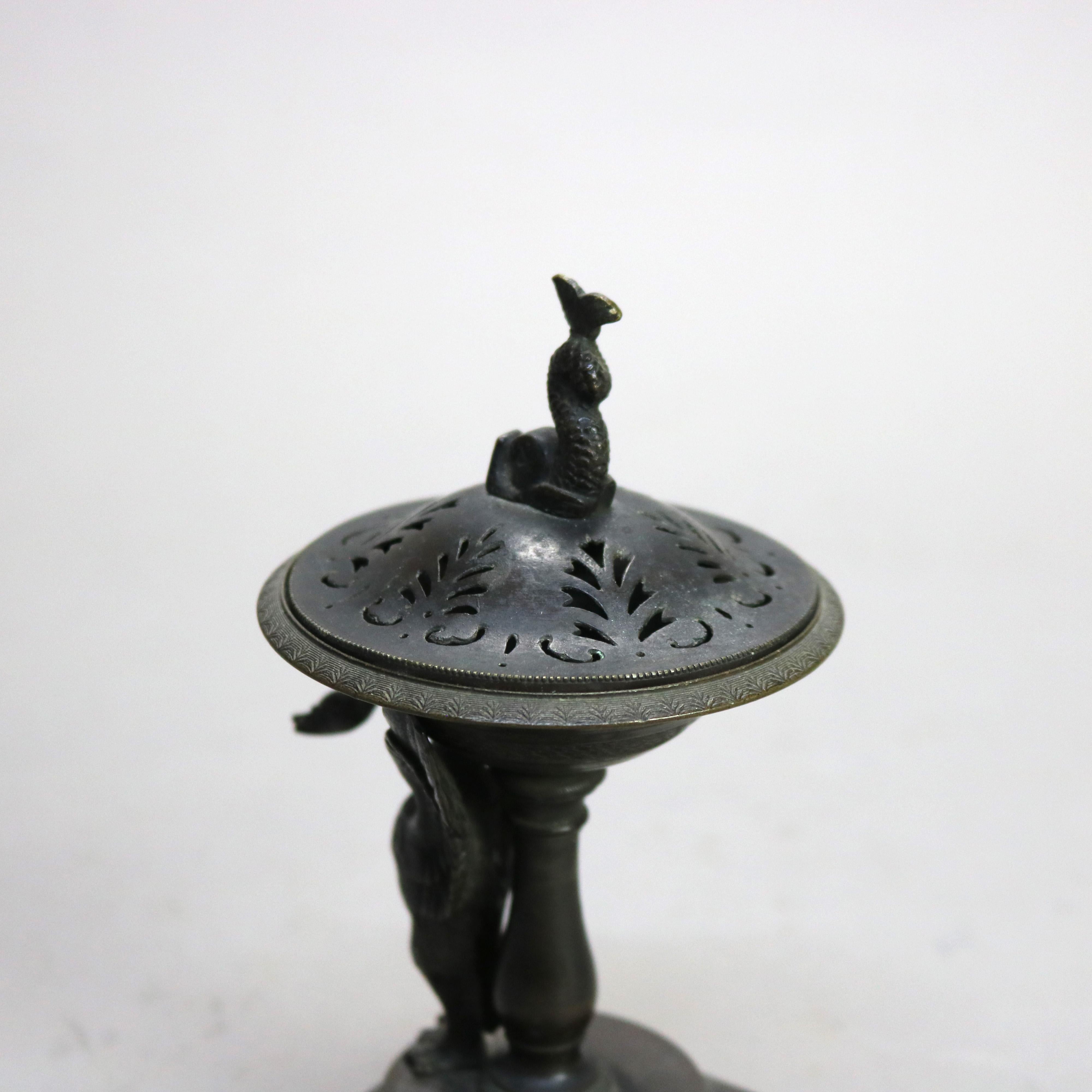Antico sensore figurato in bronzo neoclassico con delfino e cigno C1890 in vendita 1