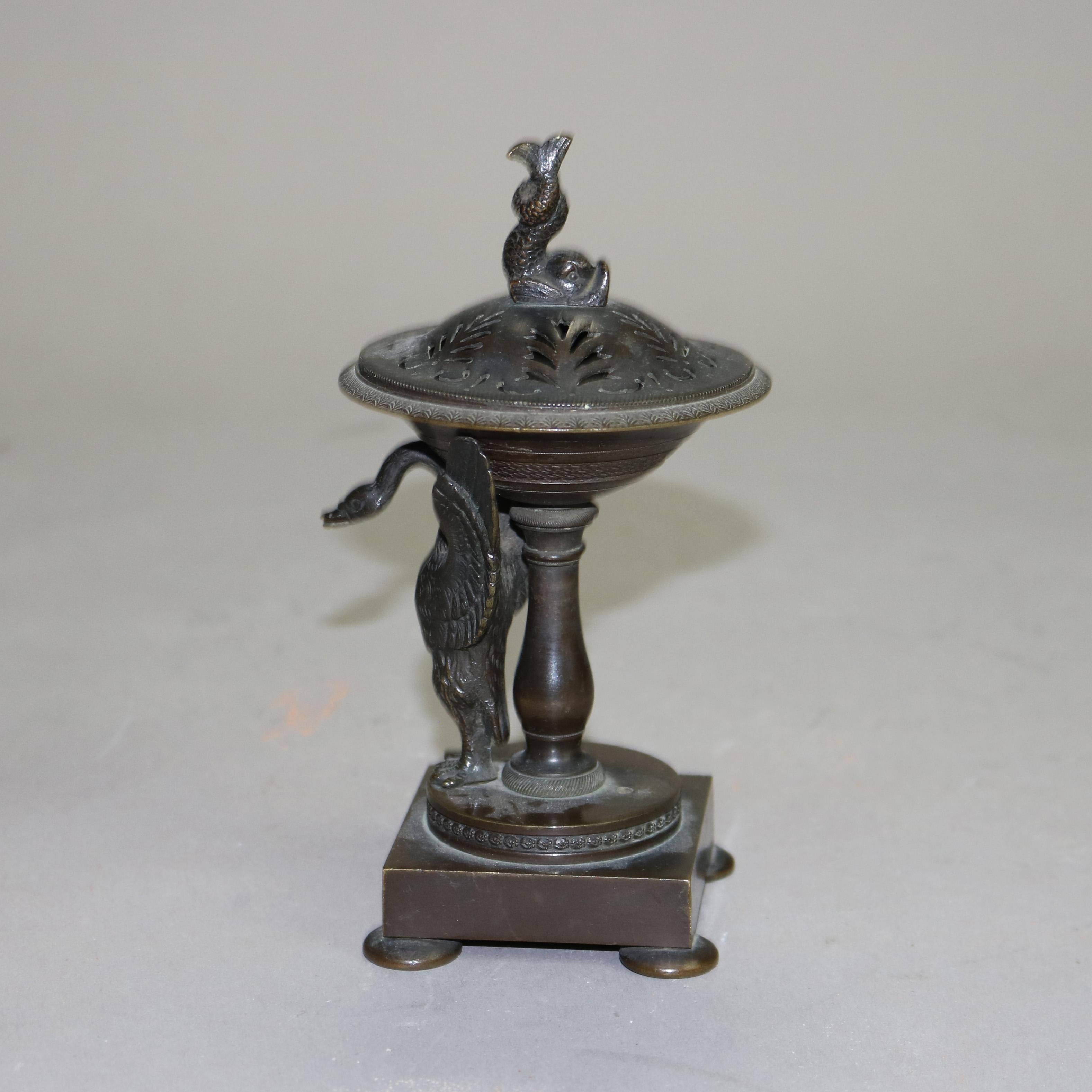 Antico sensore figurato in bronzo neoclassico con delfino e cigno C1890 in vendita 3