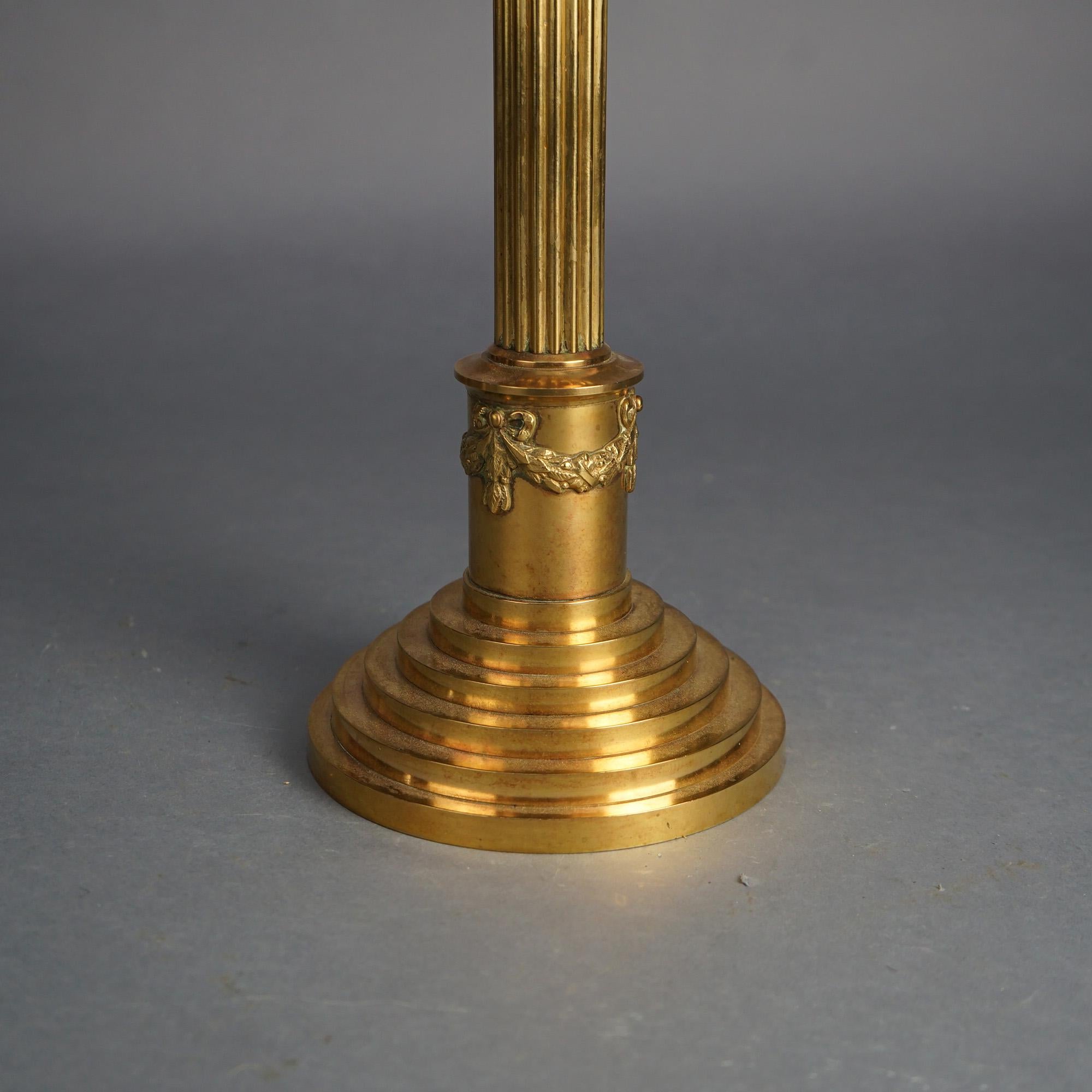 Lampe à huile néoclassique ancienne en bronze avec abat-jour en verre à volutes florales C1890 5