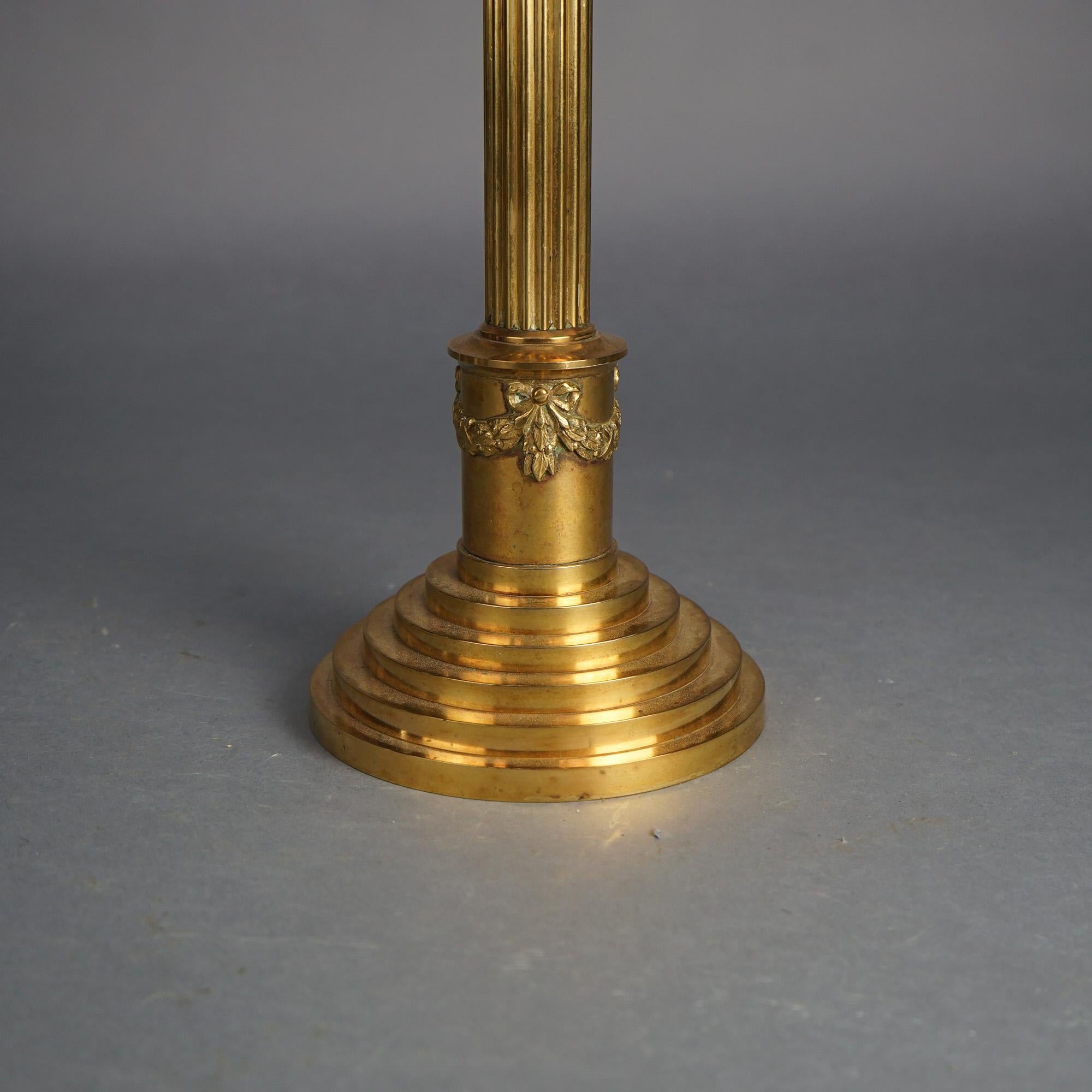 Lampe à huile néoclassique ancienne en bronze avec abat-jour en verre à volutes florales C1890 6