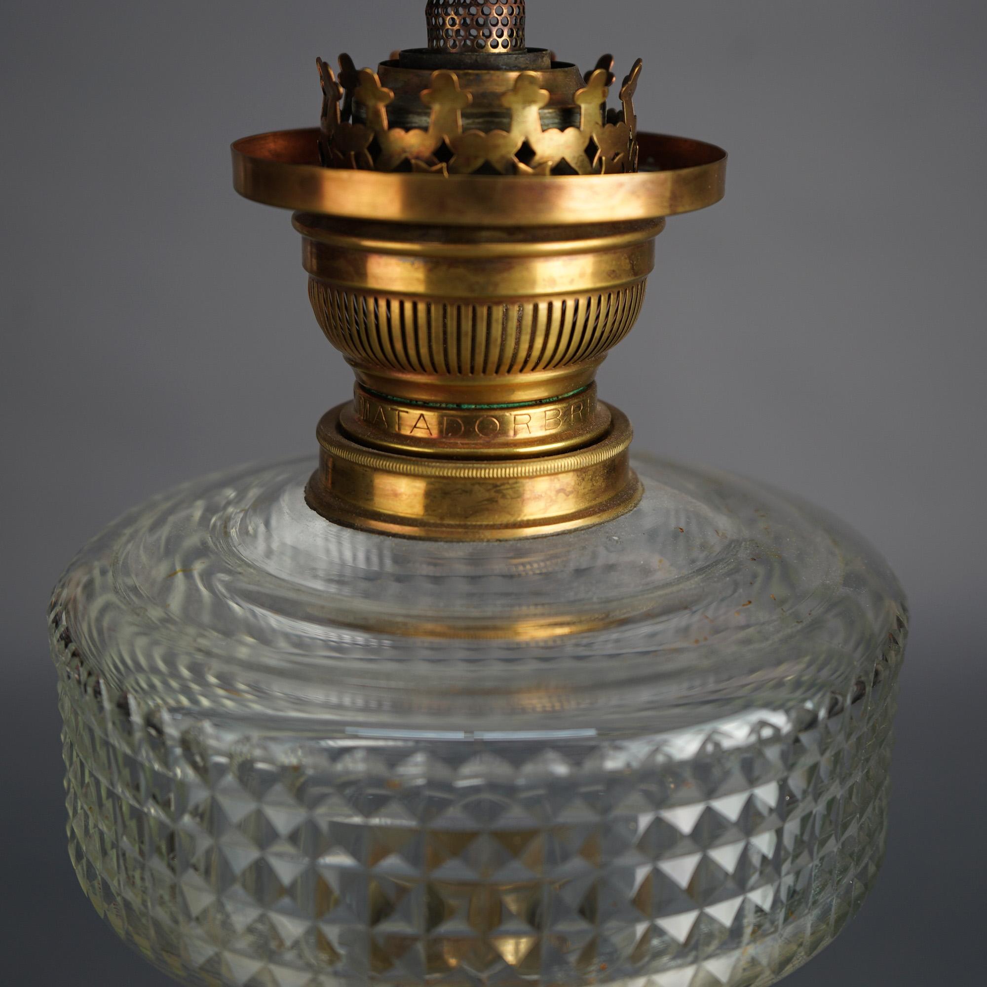 Lampe à huile néoclassique ancienne en bronze avec abat-jour en verre à volutes florales C1890 3