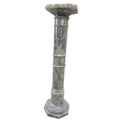 Antique Néoclassique en marbre gris sculpté Présentoir Sculpture Piédestal
