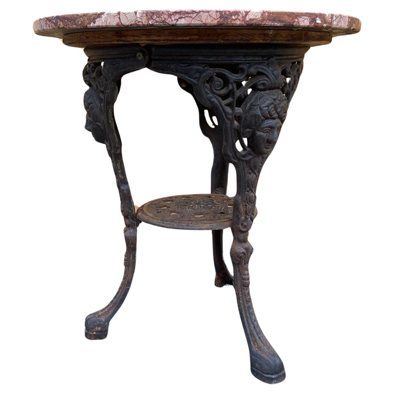 Ancienne table de pub néoclassique anglaise en fonte avec plateau en marbre