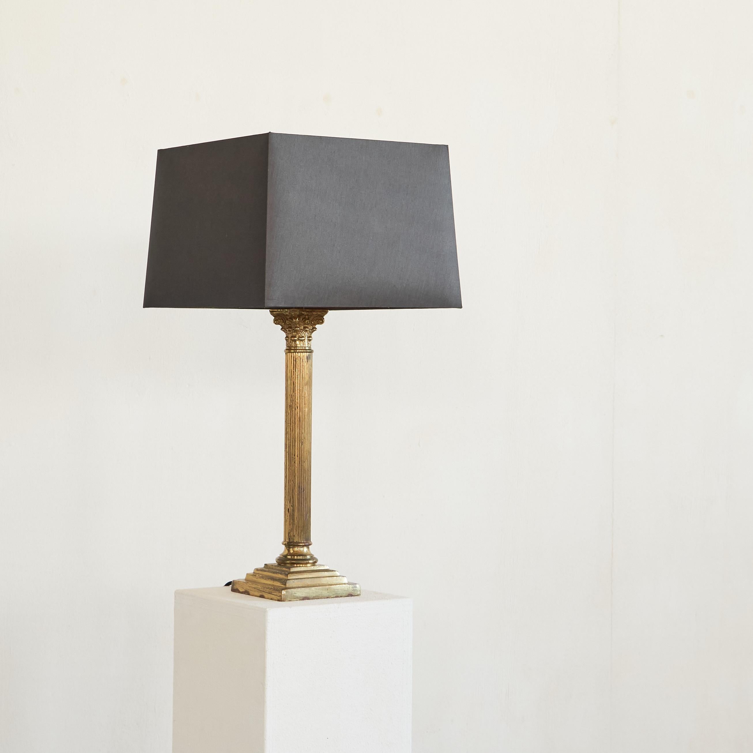 Hand-Crafted Antique Neoclassical Column Table Lamp in Patinated Brass For Sale