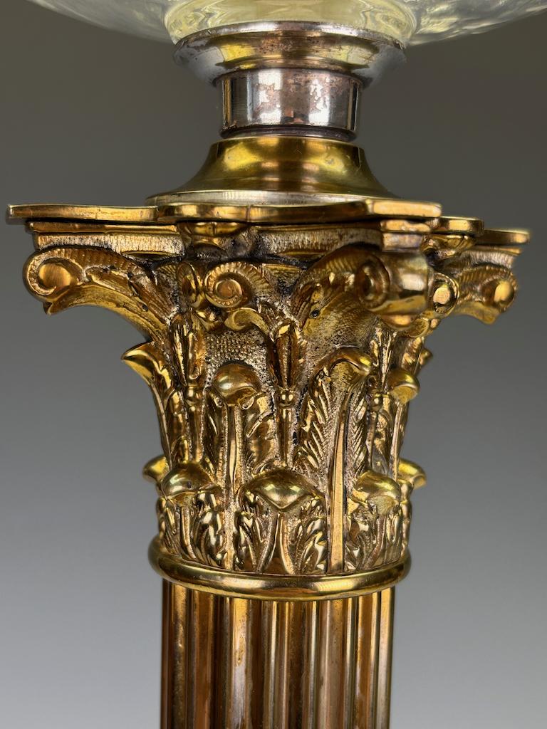 Lampe à huile ancienne à colonne corinthienne néoclassique de Hinks Emley & Sons en vente 4