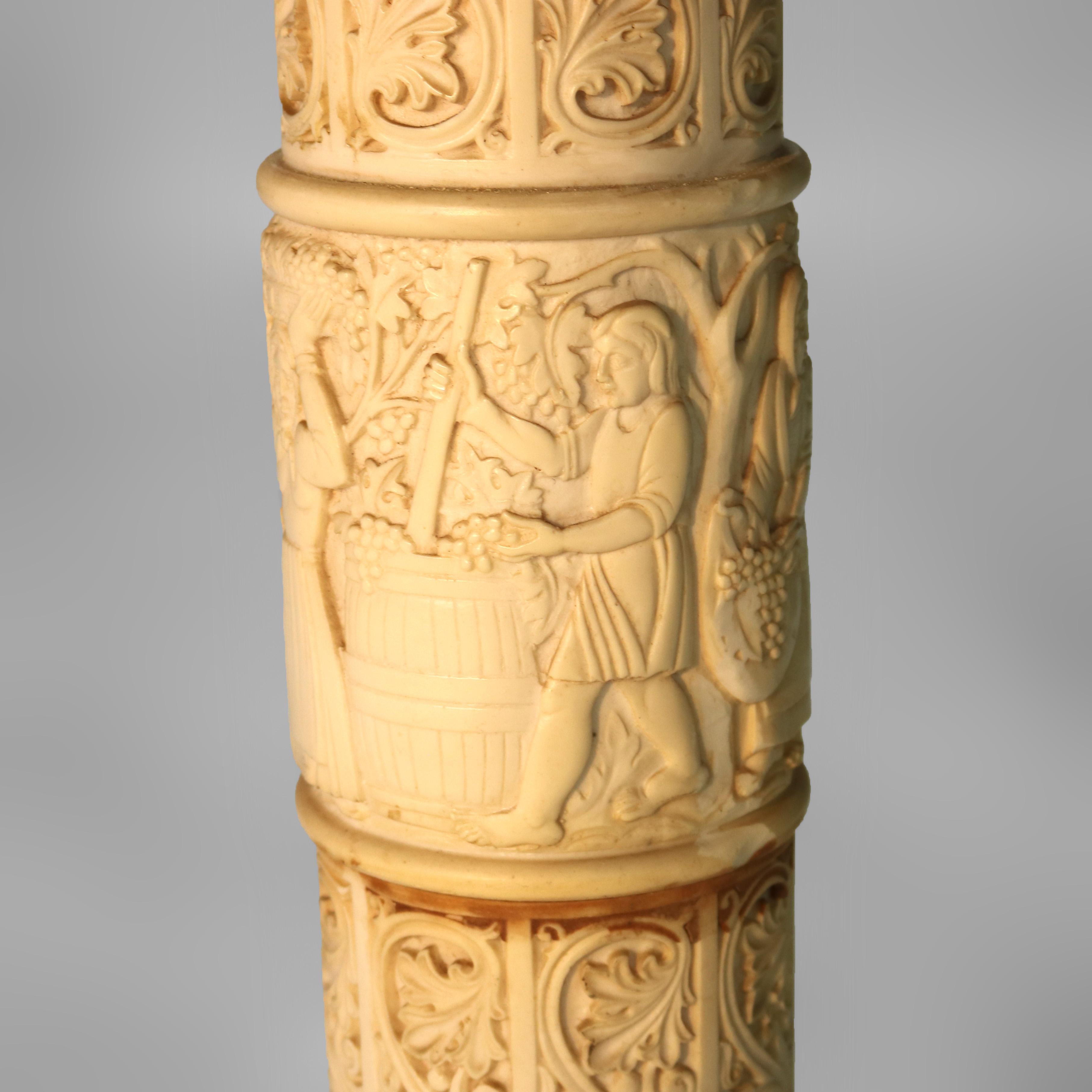 XX secolo Antico supporto per scultura di scene di genere in stile neoclassico corinzio, resina, C1930 in vendita