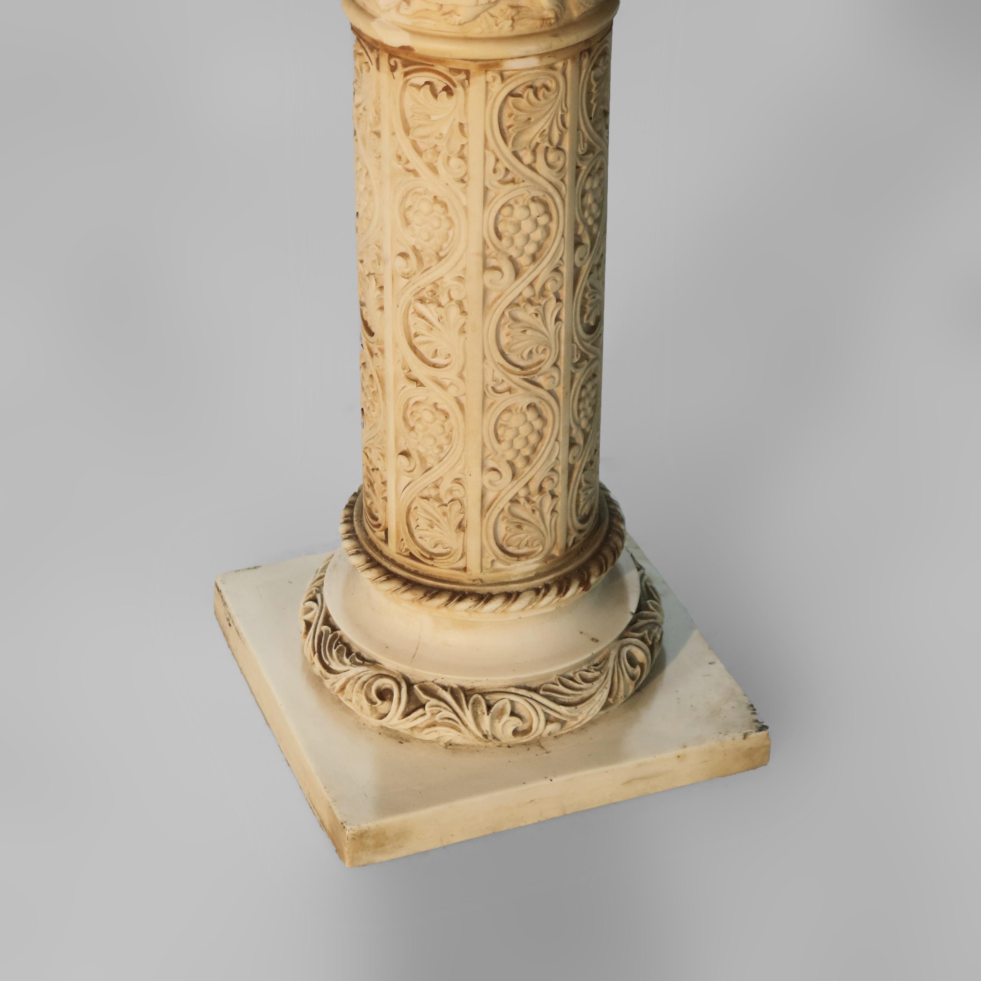 Antico supporto per scultura di scene di genere in stile neoclassico corinzio, resina, C1930 in vendita 2