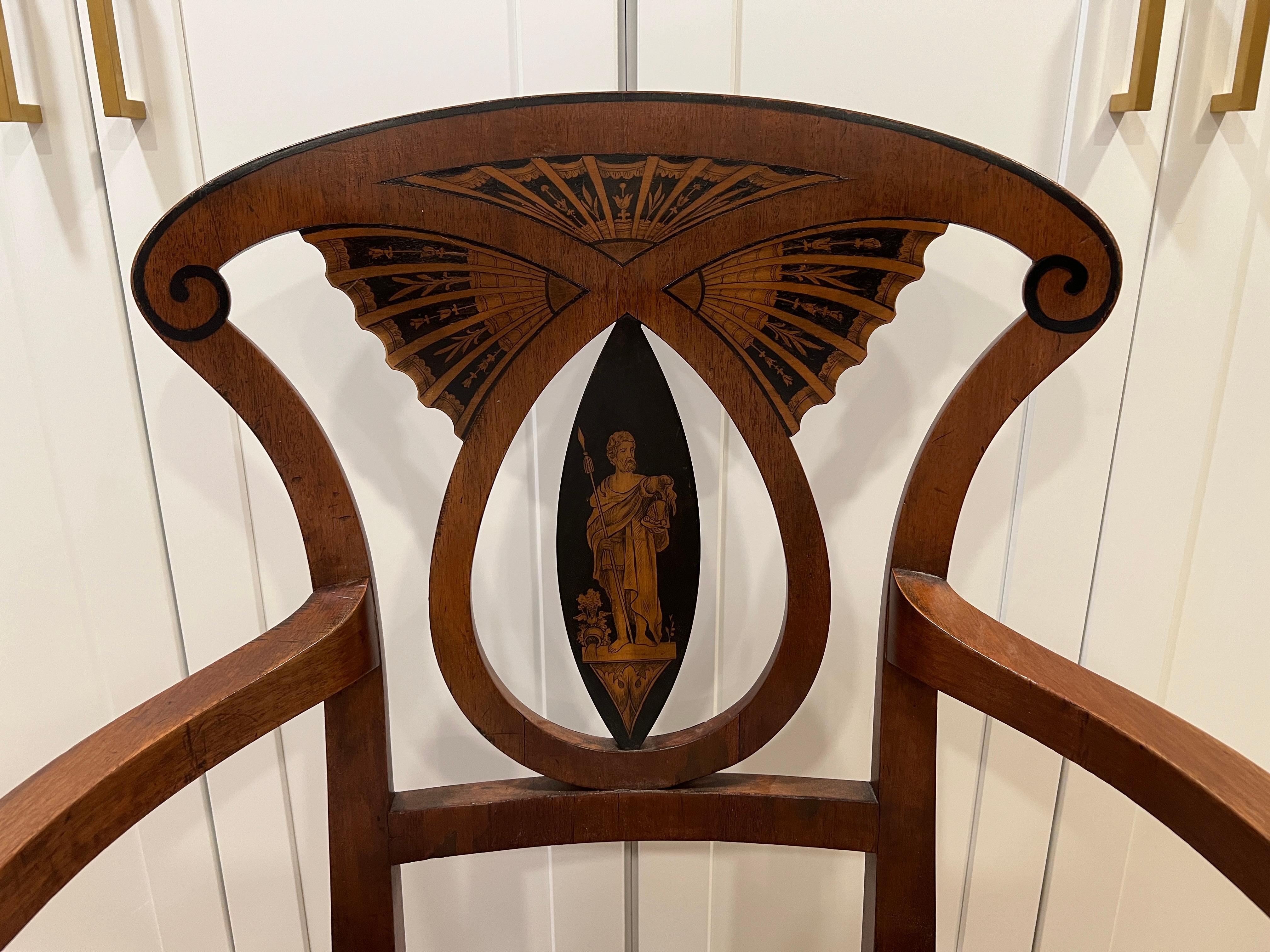 Antiker neoklassischer ägyptischer Revival-Sessel mit geschnitzten Sphinx-Stützen, Italien (Neuägyptisch) im Angebot