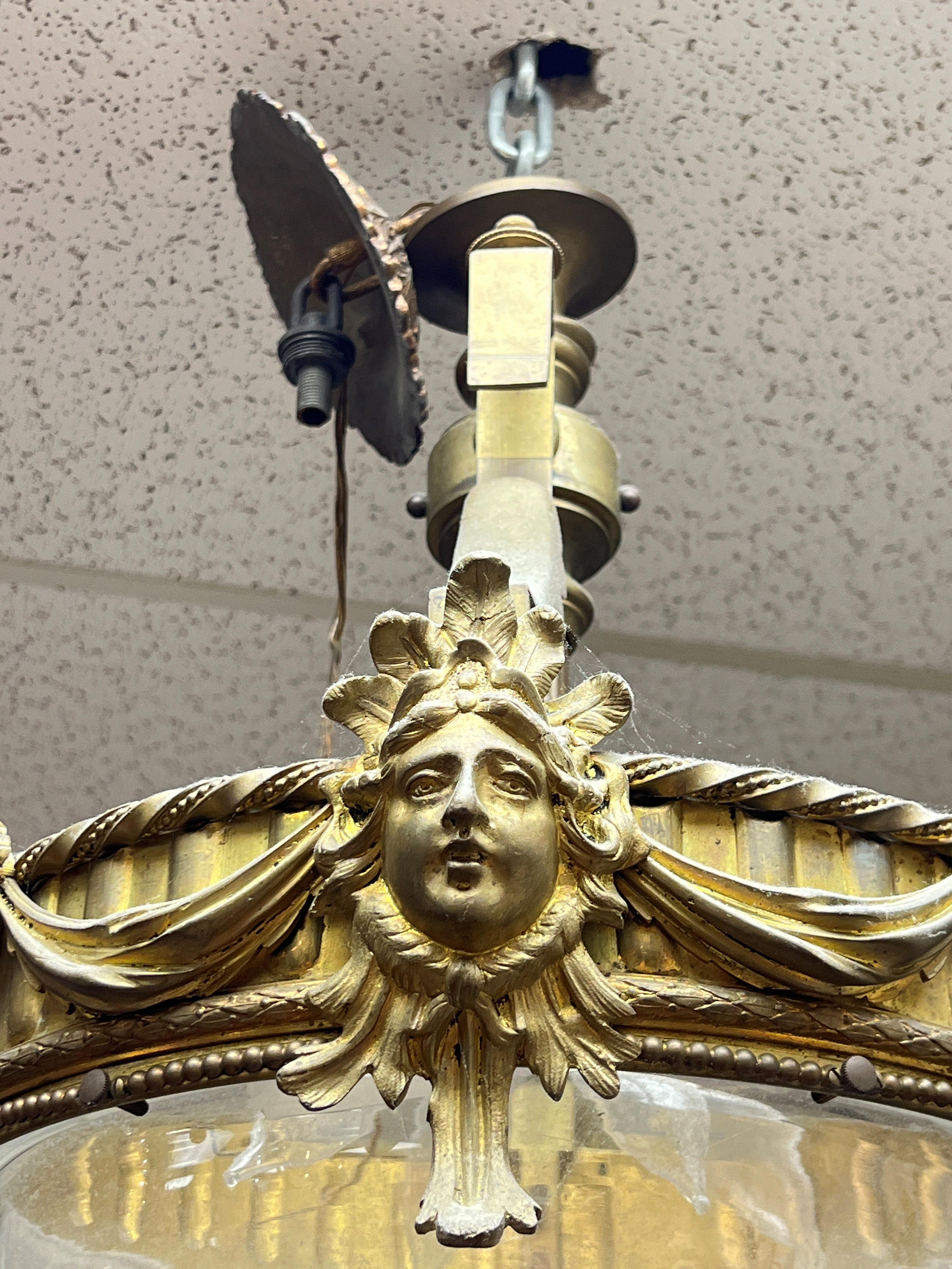 Bronzo Antico lampadario neoclassico in bronzo dorato e cristalli tagliati in vendita