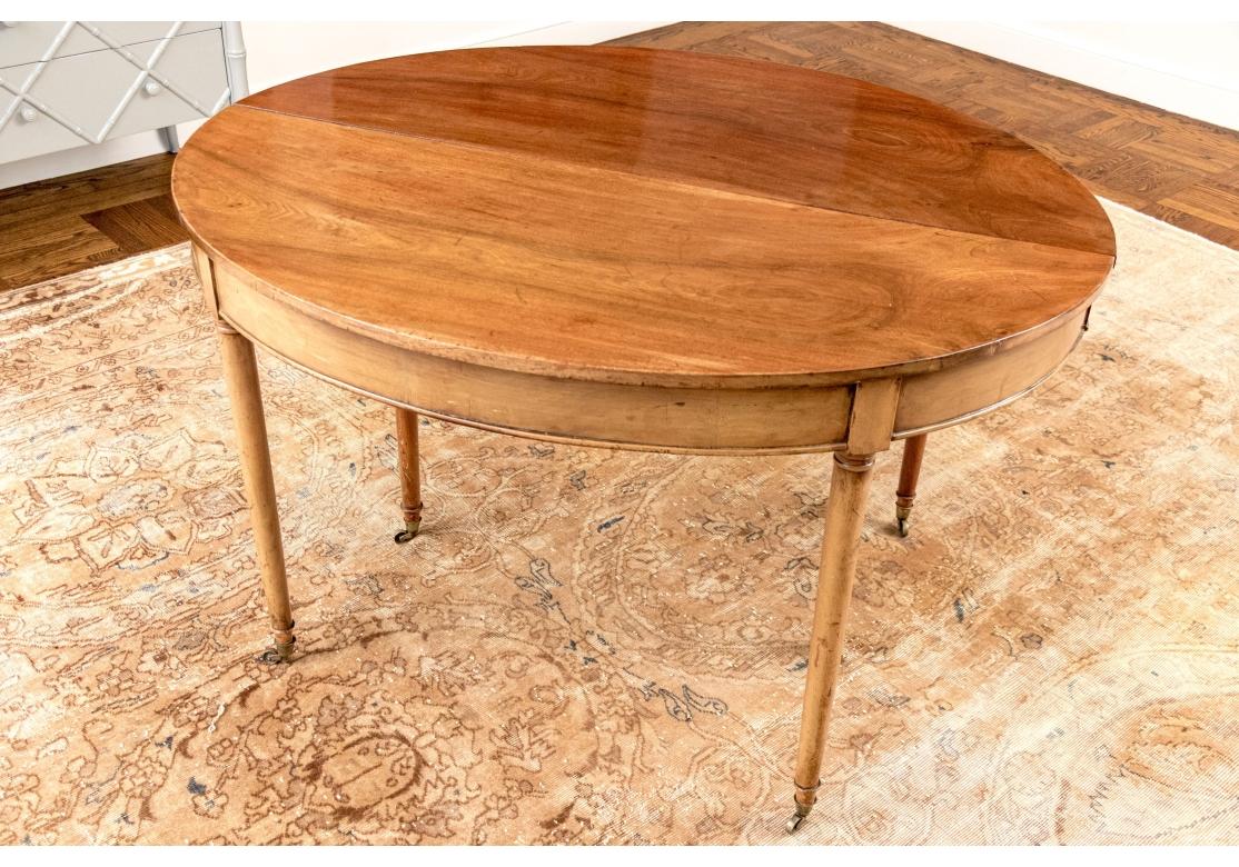 Antique Neoclassical Mahogany Extendable Dining Table for Restoration For Sale 4