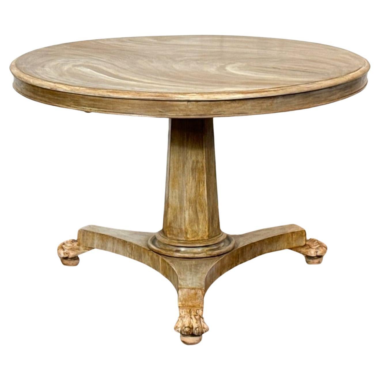 Ancienne table centrale néoclassique de style palladien en acajou blanchi à la chaux 