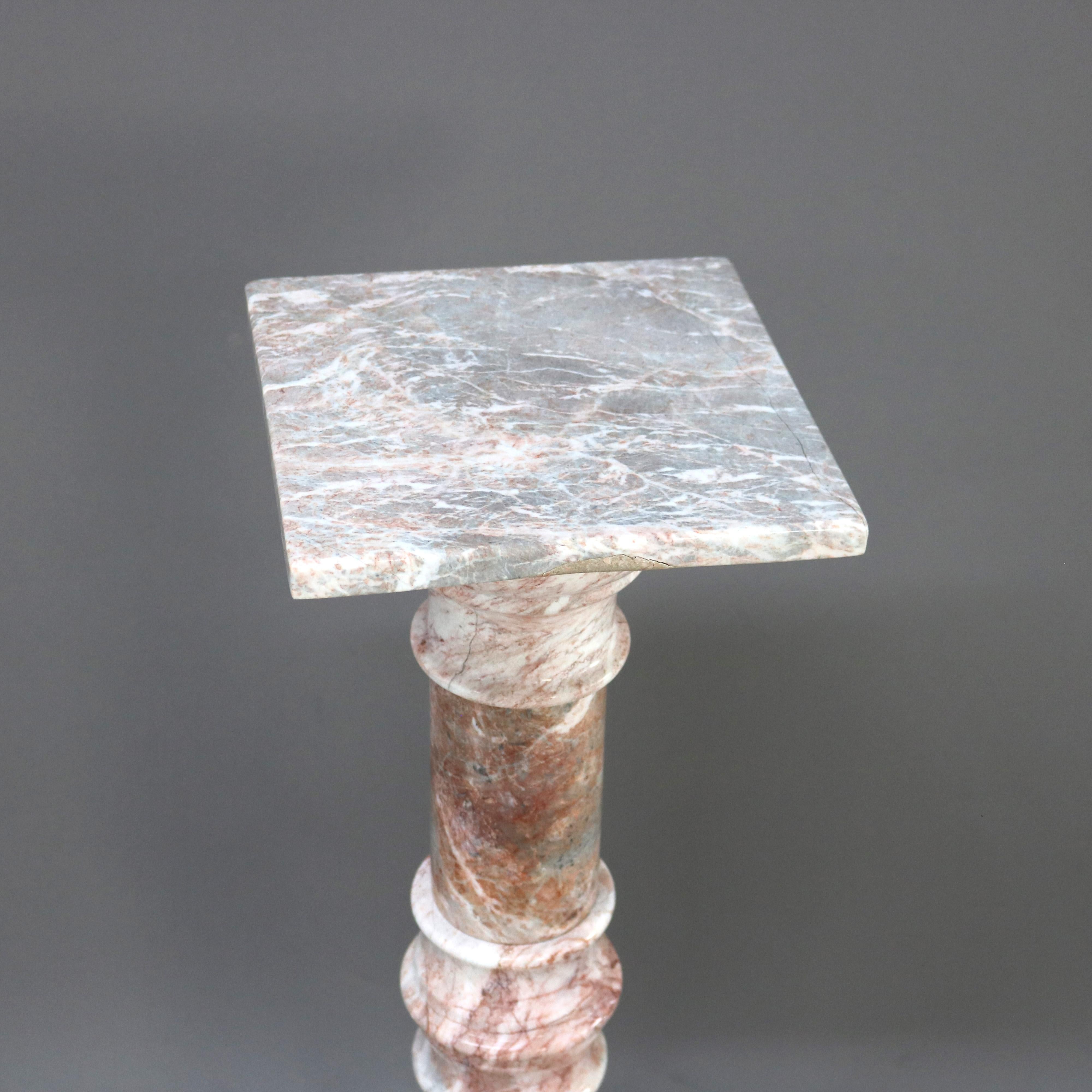Pedestal neoclásico antiguo de mármol rojizo con escultura dórica C1920 siglo XX
