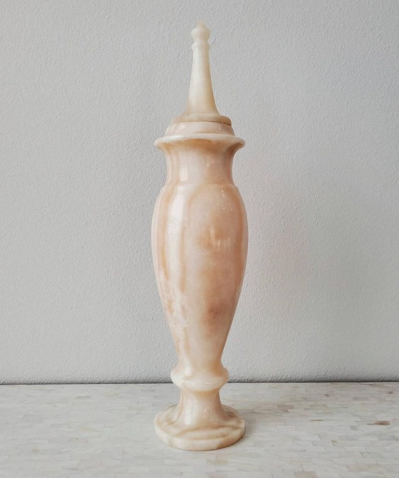 Antique Neoclassical Style Alabaster Lidded Urn In Good Condition For Sale In Forney, TX