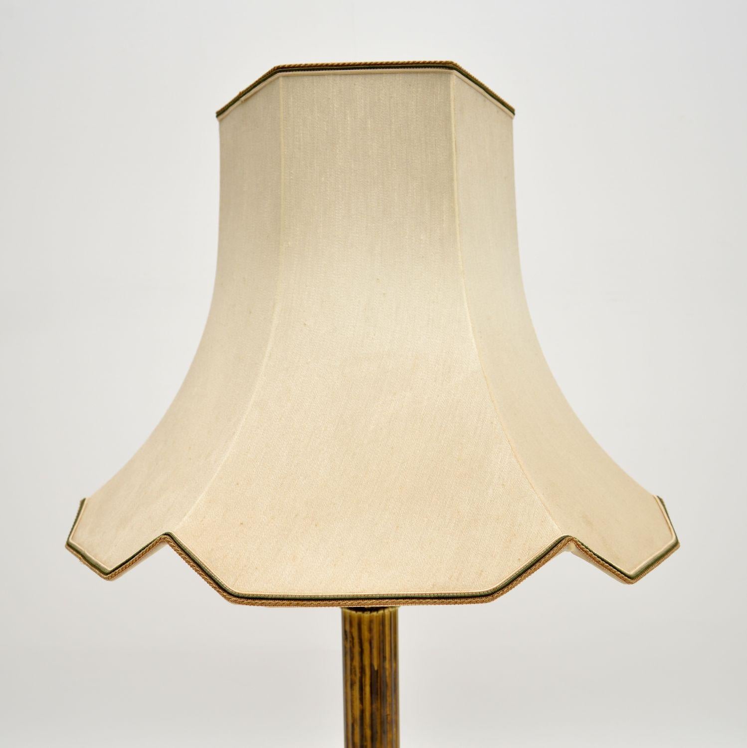 Antique Neoclassical Style Brass Table Lamp In Good Condition For Sale In London, GB