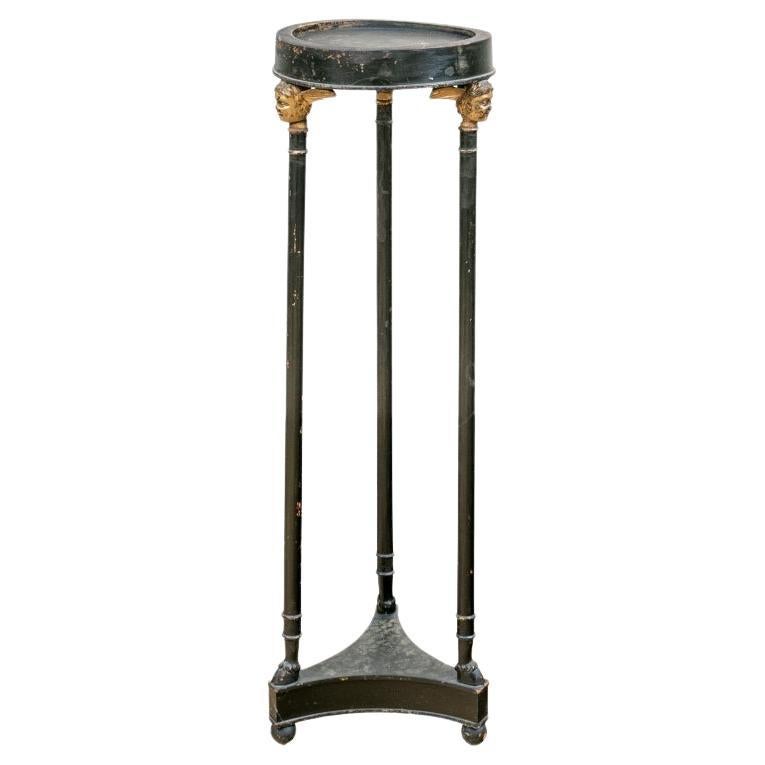 Antiguo soporte para helechos de estilo neoclásico
