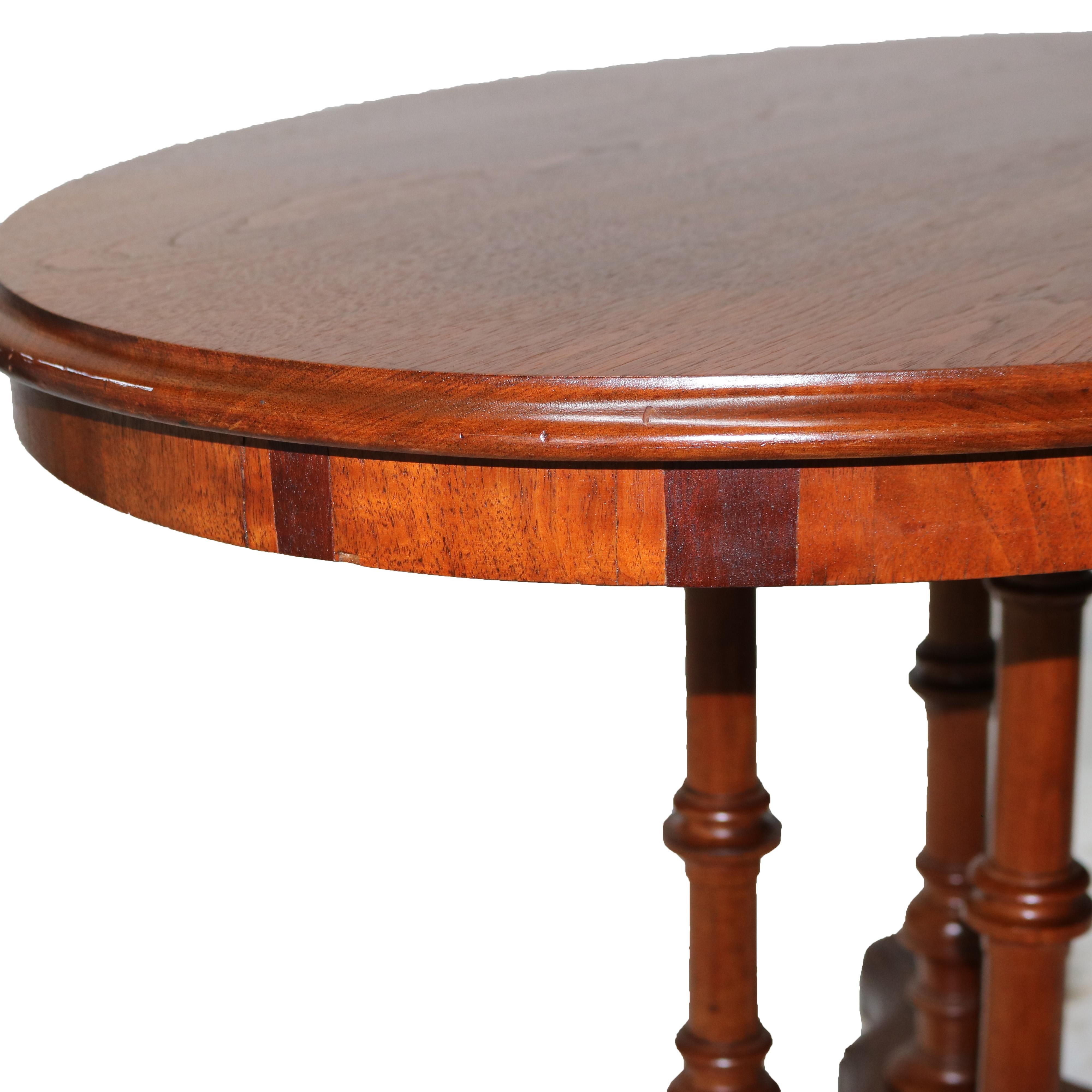 Table centrale ancienne néoclassique en noyer avec base à colonnes tournées C1900 en vente 3