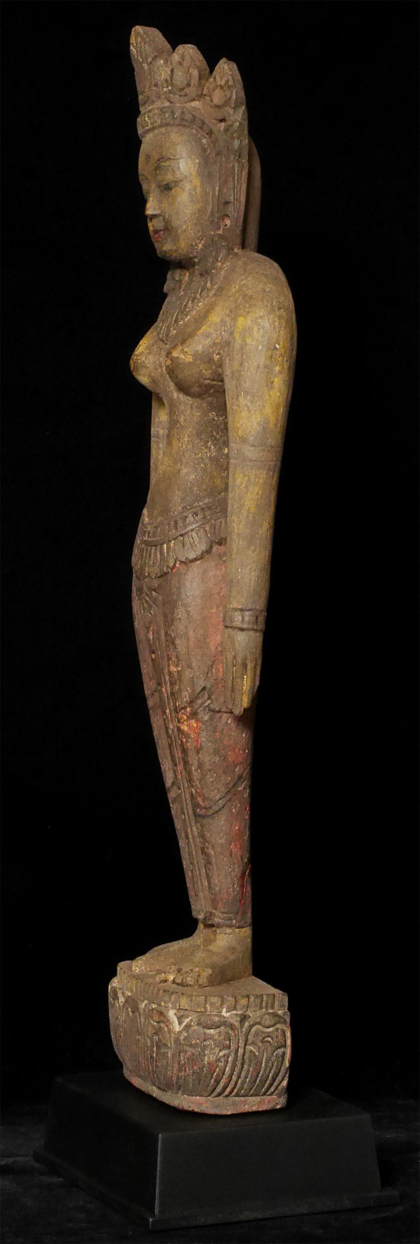 Antike Nepalesische Tara, wahrscheinlich 17.-18. Jahrhundert, 8010 im Zustand „Gut“ im Angebot in Ukiah, CA