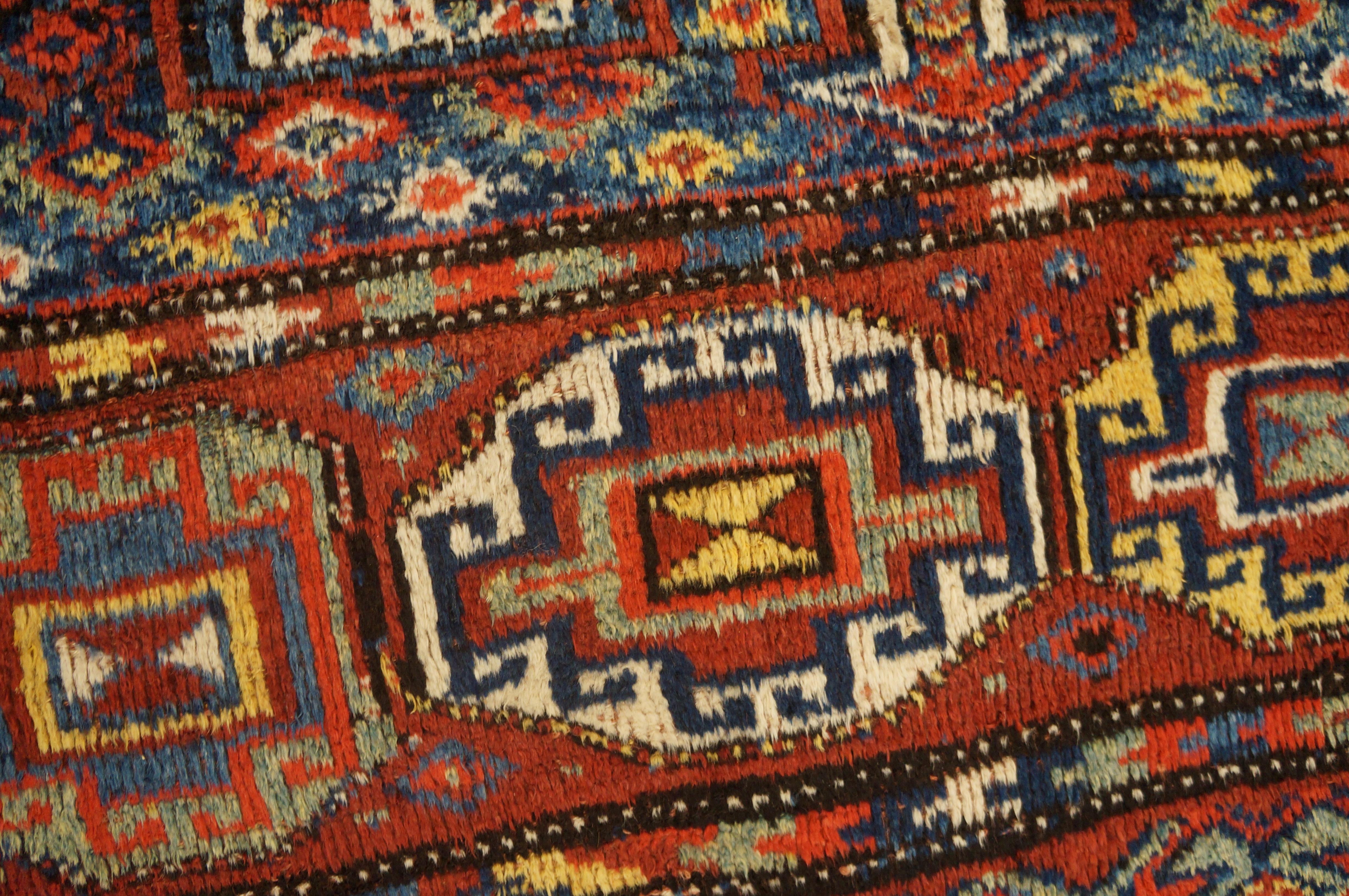 Antique N.E.Persian rug. Measures: 5'2