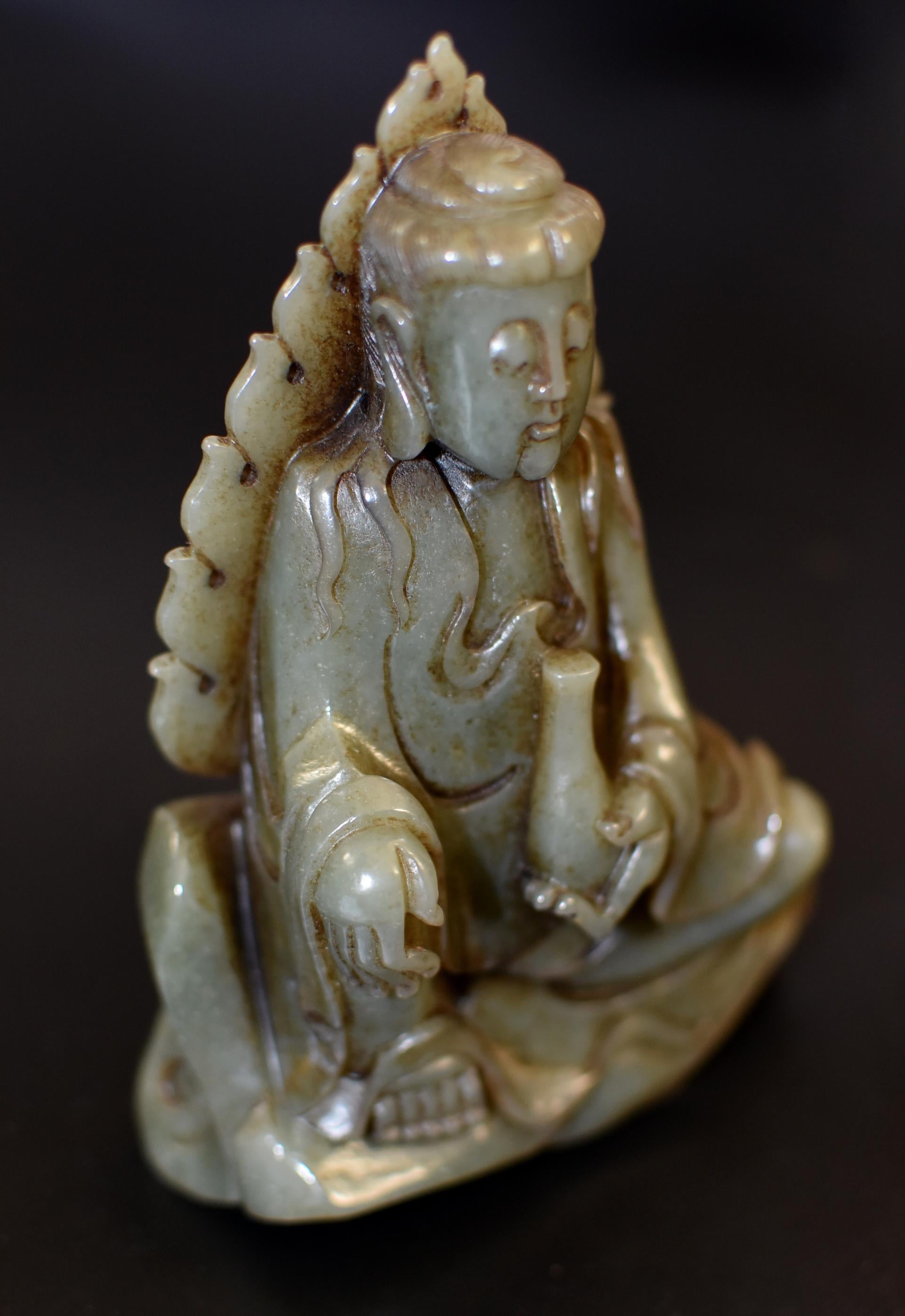 Antique Nephrite Jade Buddha Statue Qing Dynasty For Sale 2