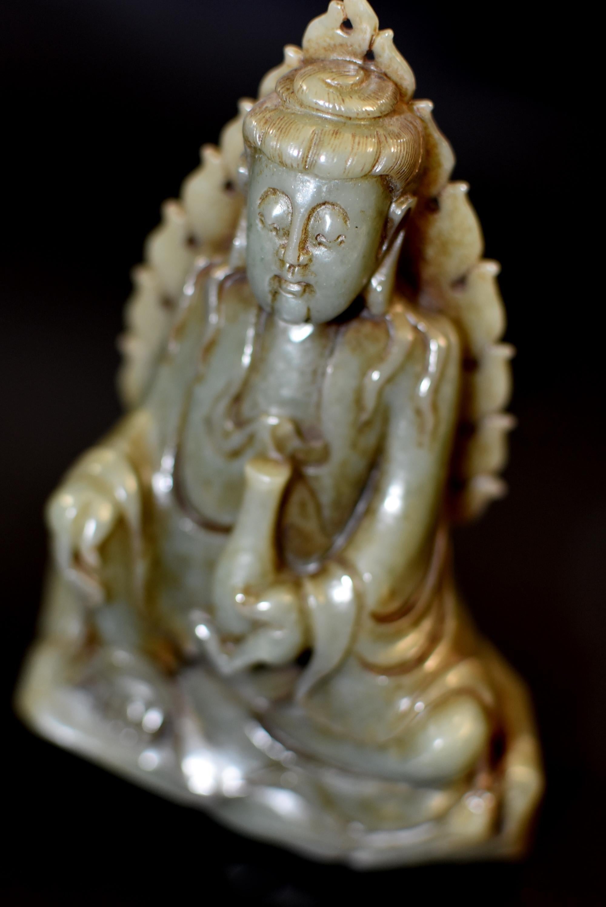 Antique Nephrite Jade Buddha Statue Qing Dynasty For Sale 3