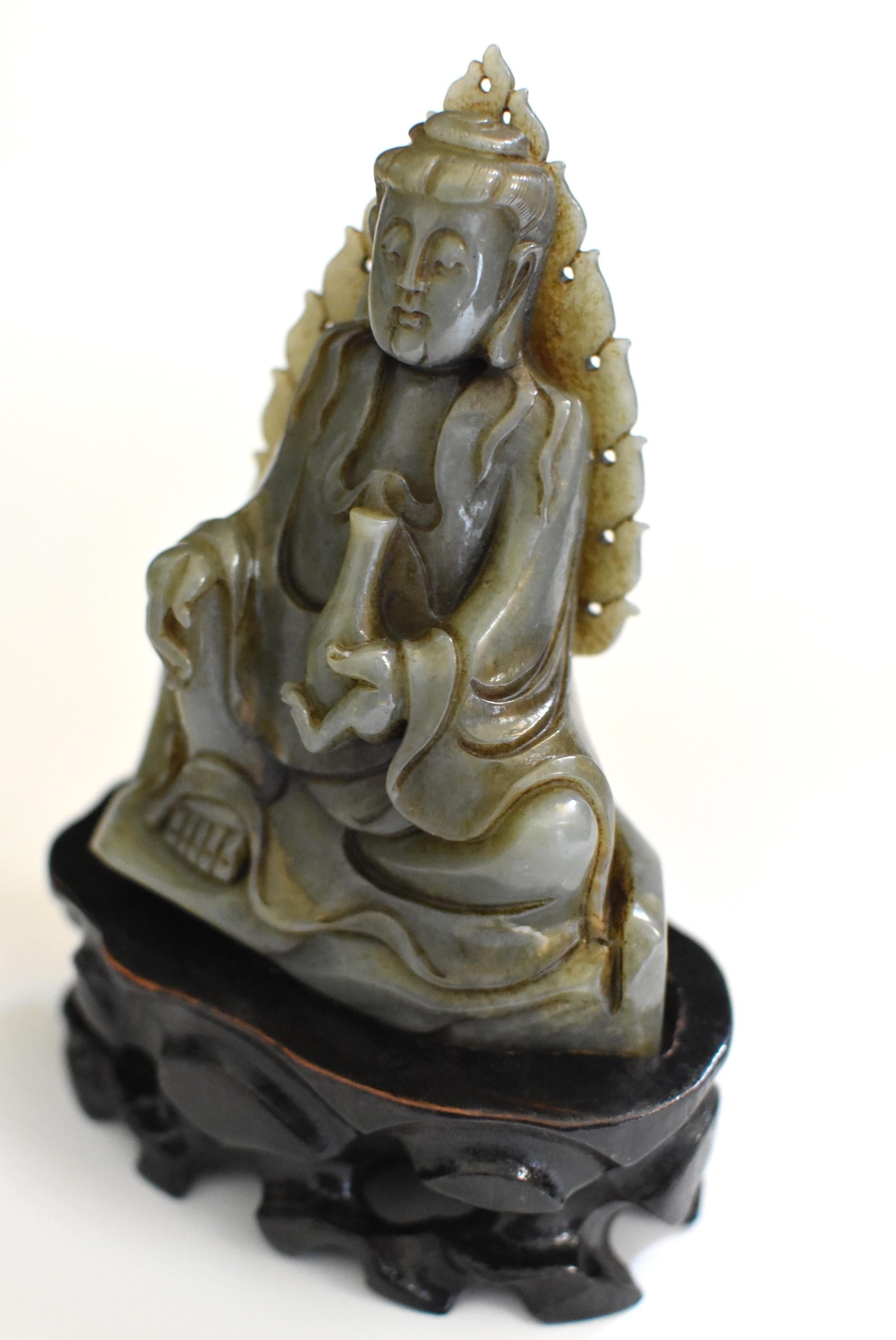Antique Nephrite Jade Buddha Statue Qing Dynasty For Sale 9