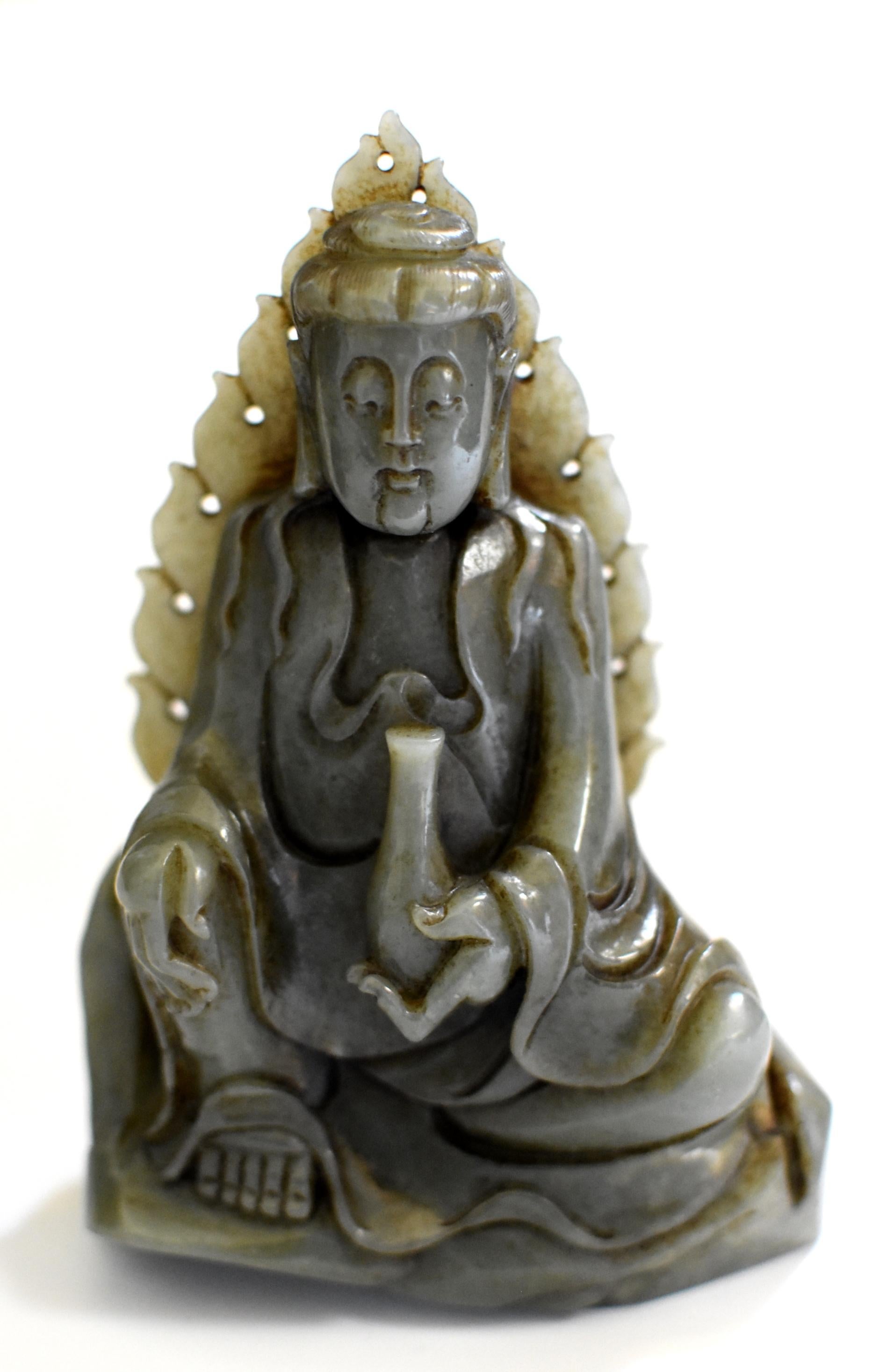 Antique Nephrite Jade Buddha Statue Qing Dynasty For Sale 10