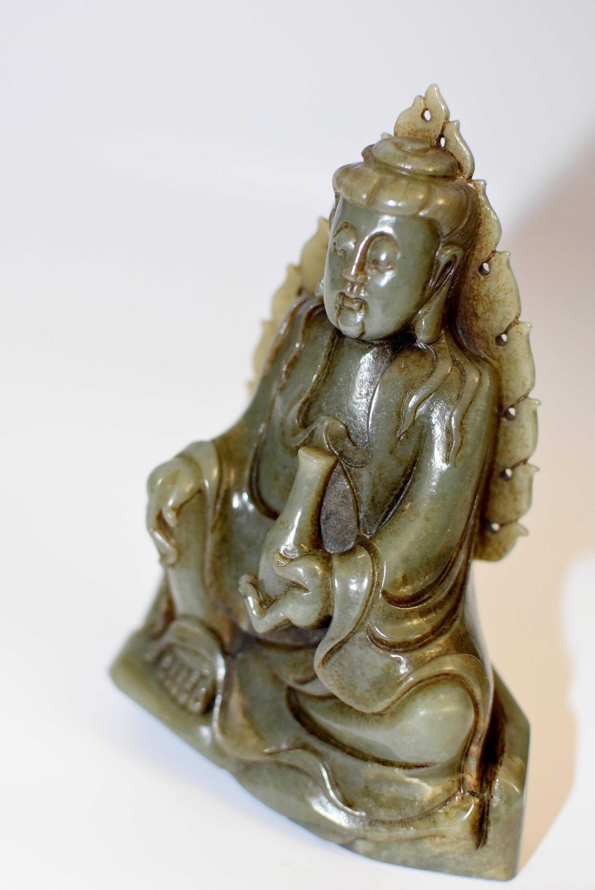 Antique Nephrite Jade Buddha Statue Qing Dynasty In Excellent Condition For Sale In Somis, CA